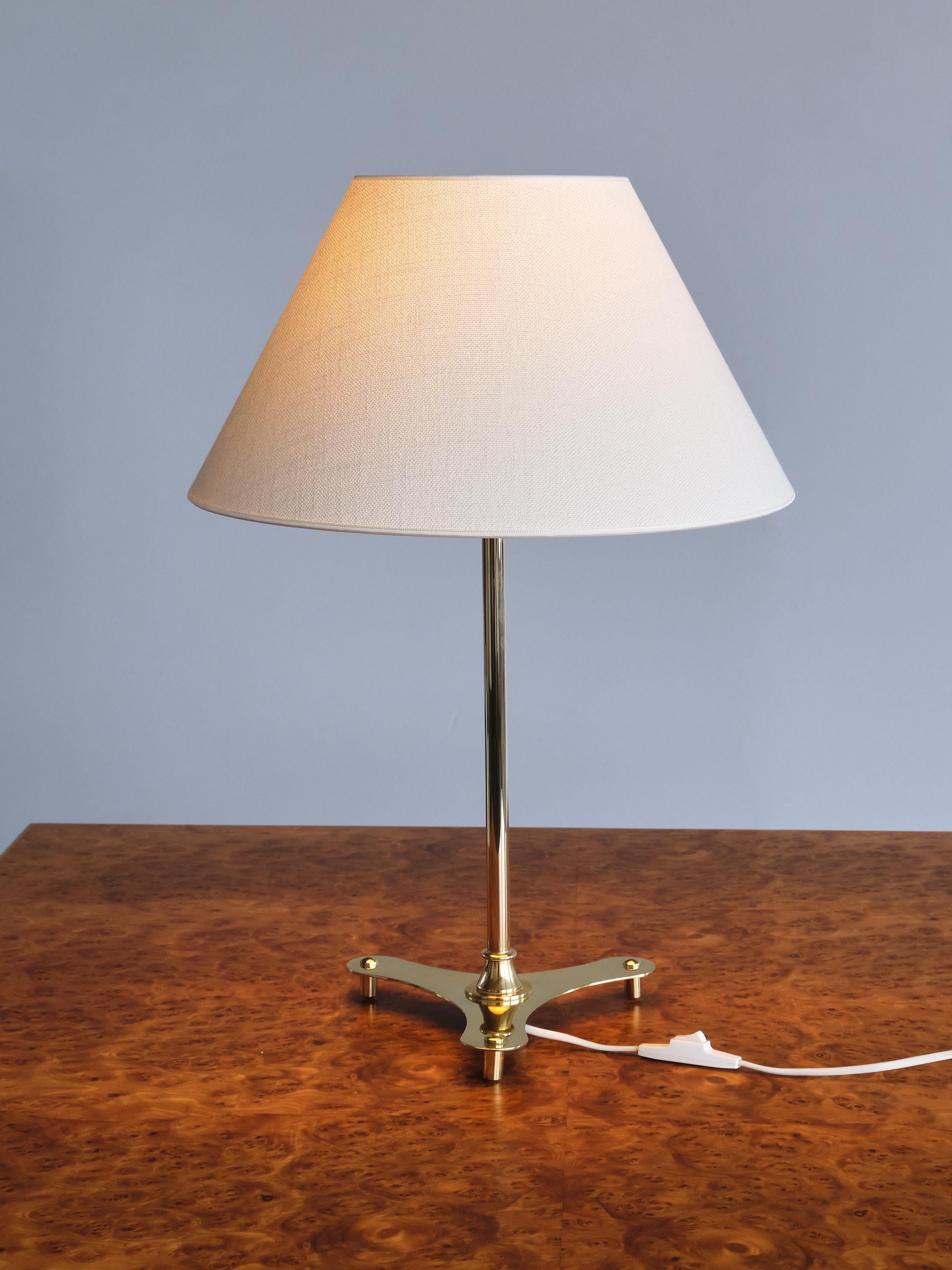 Pair of Josef Frank Brass Table Lamps, Model 2467/2, Svenskt Tenn, Sweden, 1950s 1