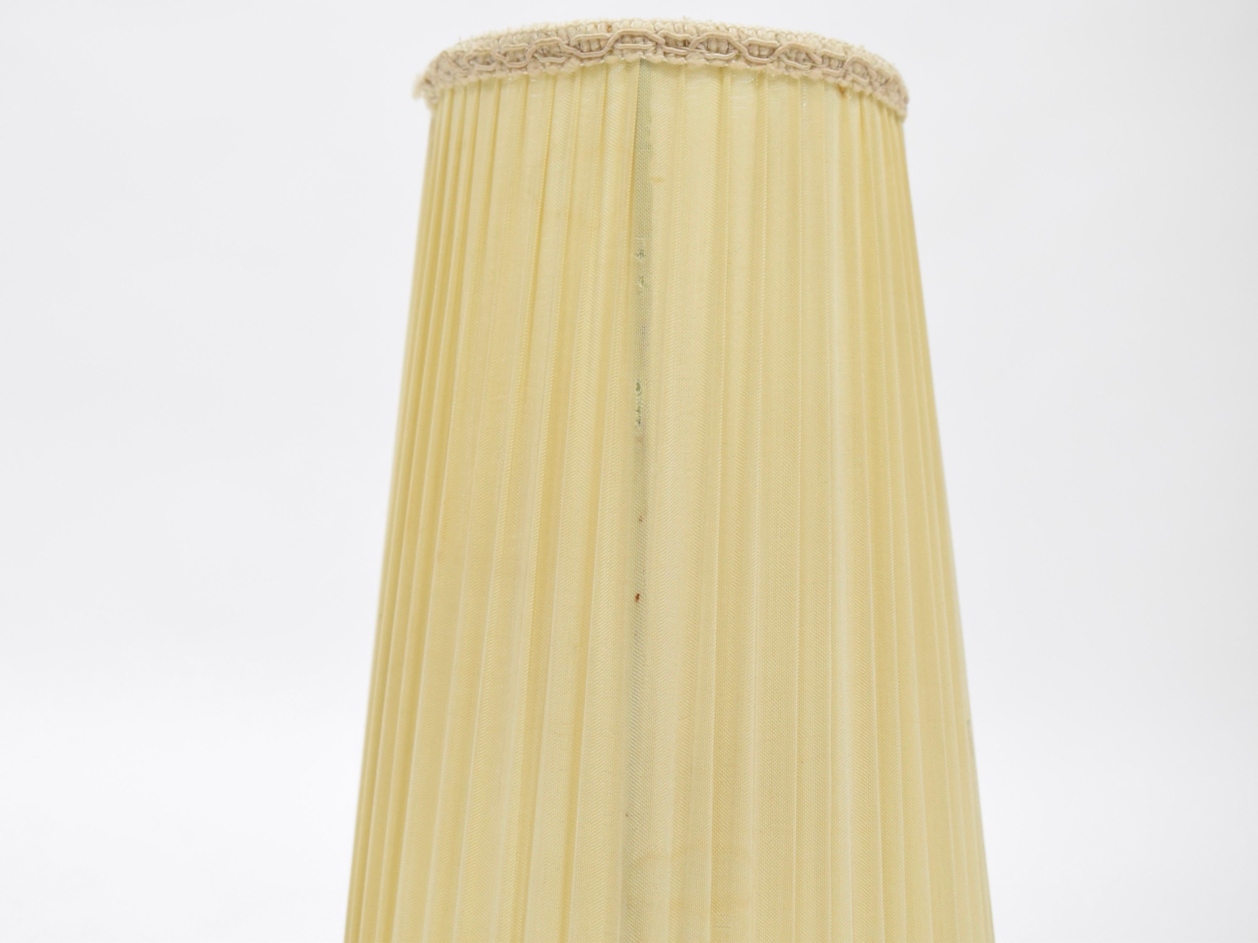 Ein Paar Josef Frank-Tischlampen aus Messing – Selten im Zustand „Gut“ im Angebot in Los Angeles, CA