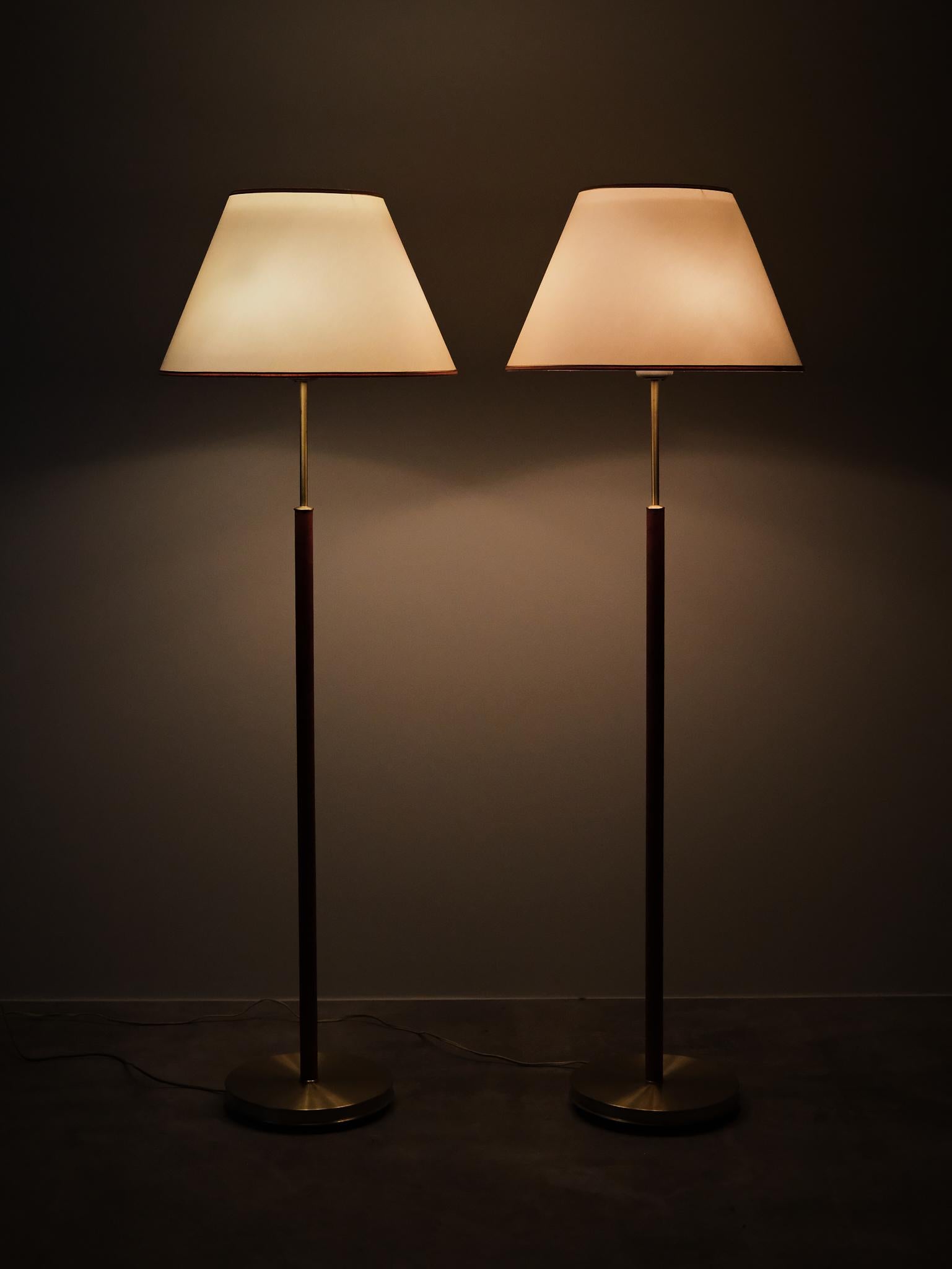 Paire de lampadaires Josef Frank modèle '2148' pour Svenskt Tenn, Suède, années 1950 en vente 4
