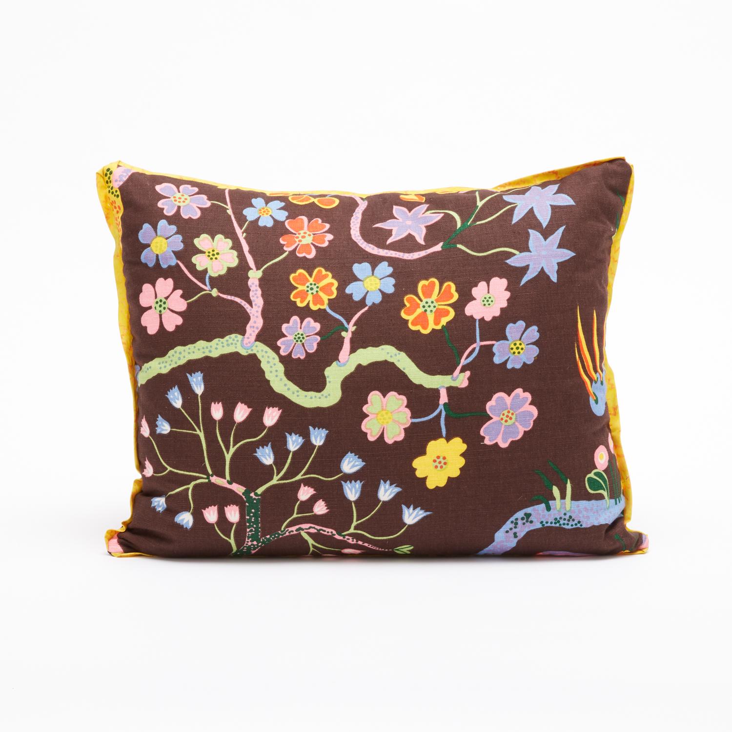 Moderne Paire de coussins rectangulaires Josef Frank à motif hawaïen en vente