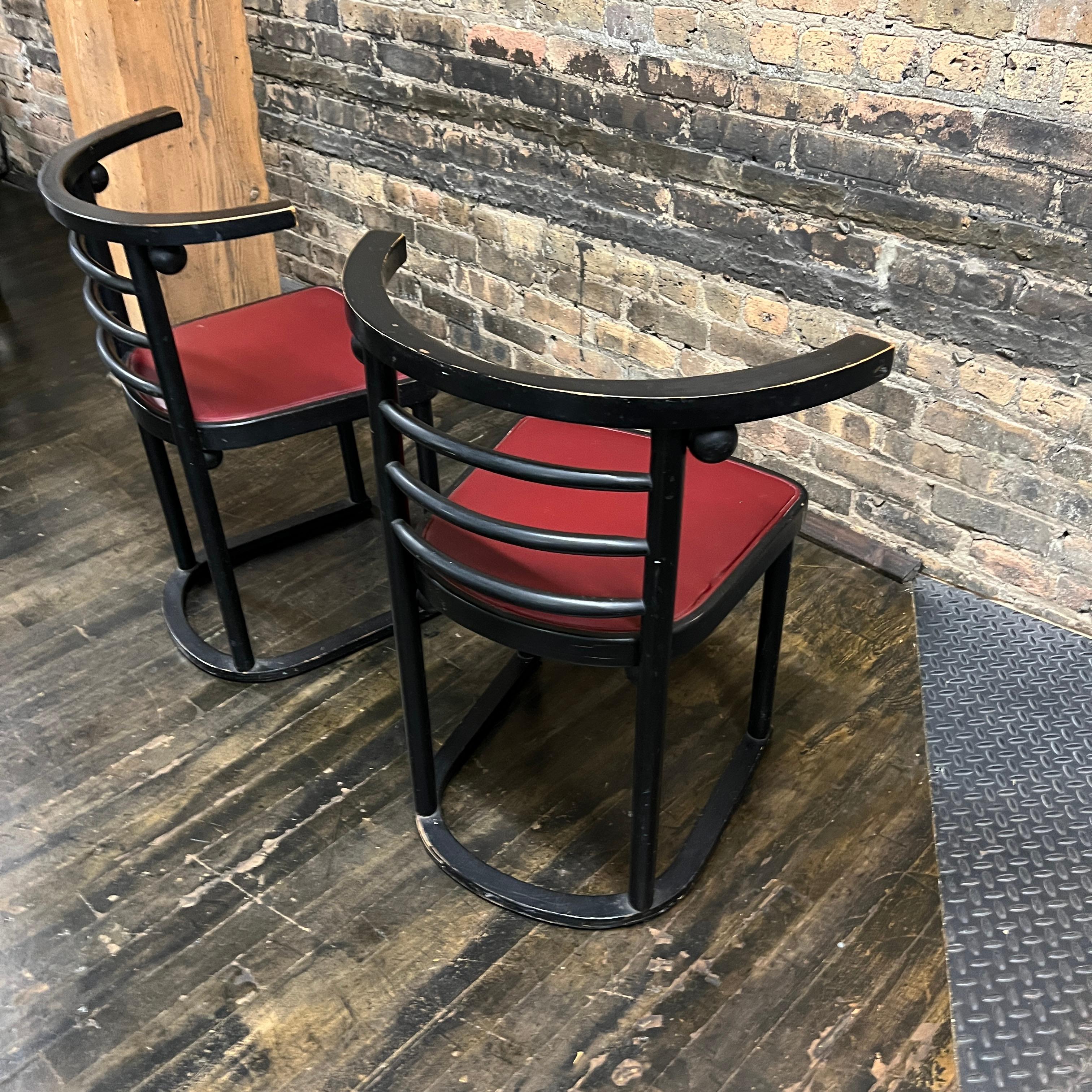 20ième siècle Paire de chaises Fledermaus de Josef Hoffman style 728 par Thonet en vente