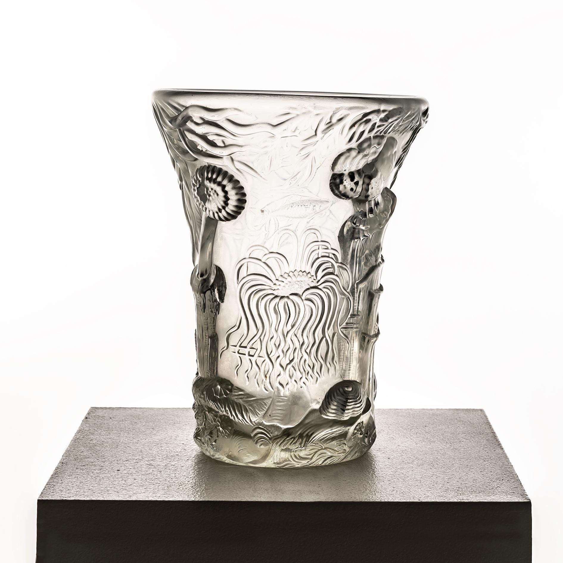 Paar Vasen mit Meeresbewohnern aus Glas von Josef Inwald für Barolac, 1960er Jahre (Glaskunst) im Angebot