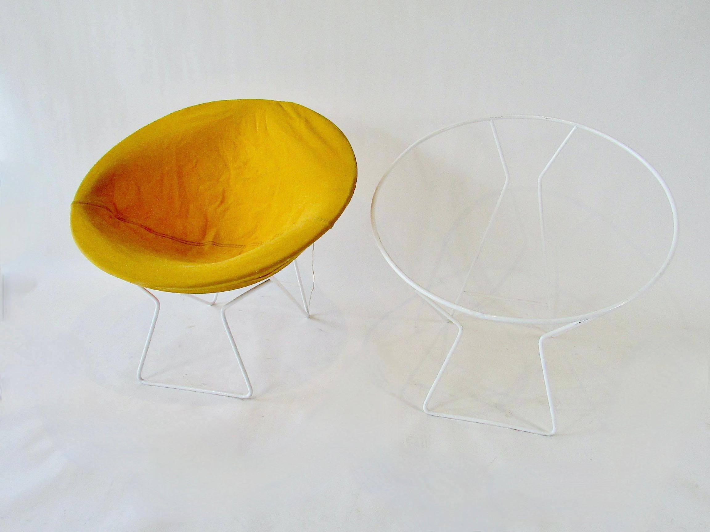 Paire de  Châssis de chaise en fer forgé blanc de style Joseph Cicchelli en vente 3