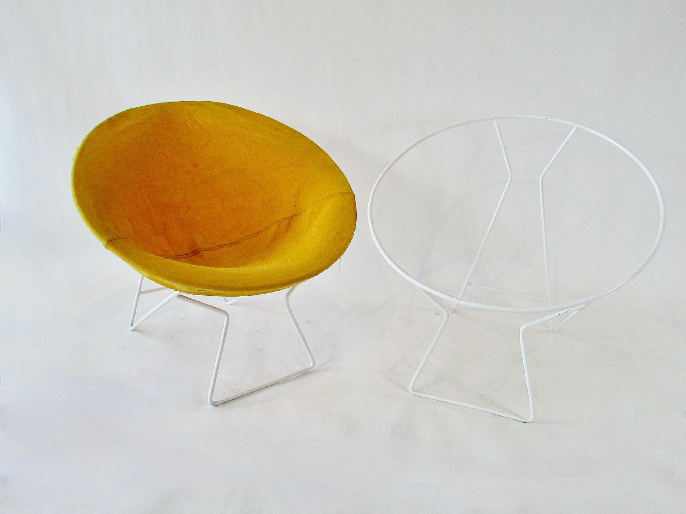 Paire de  Châssis de chaise en fer forgé blanc de style Joseph Cicchelli en vente 4