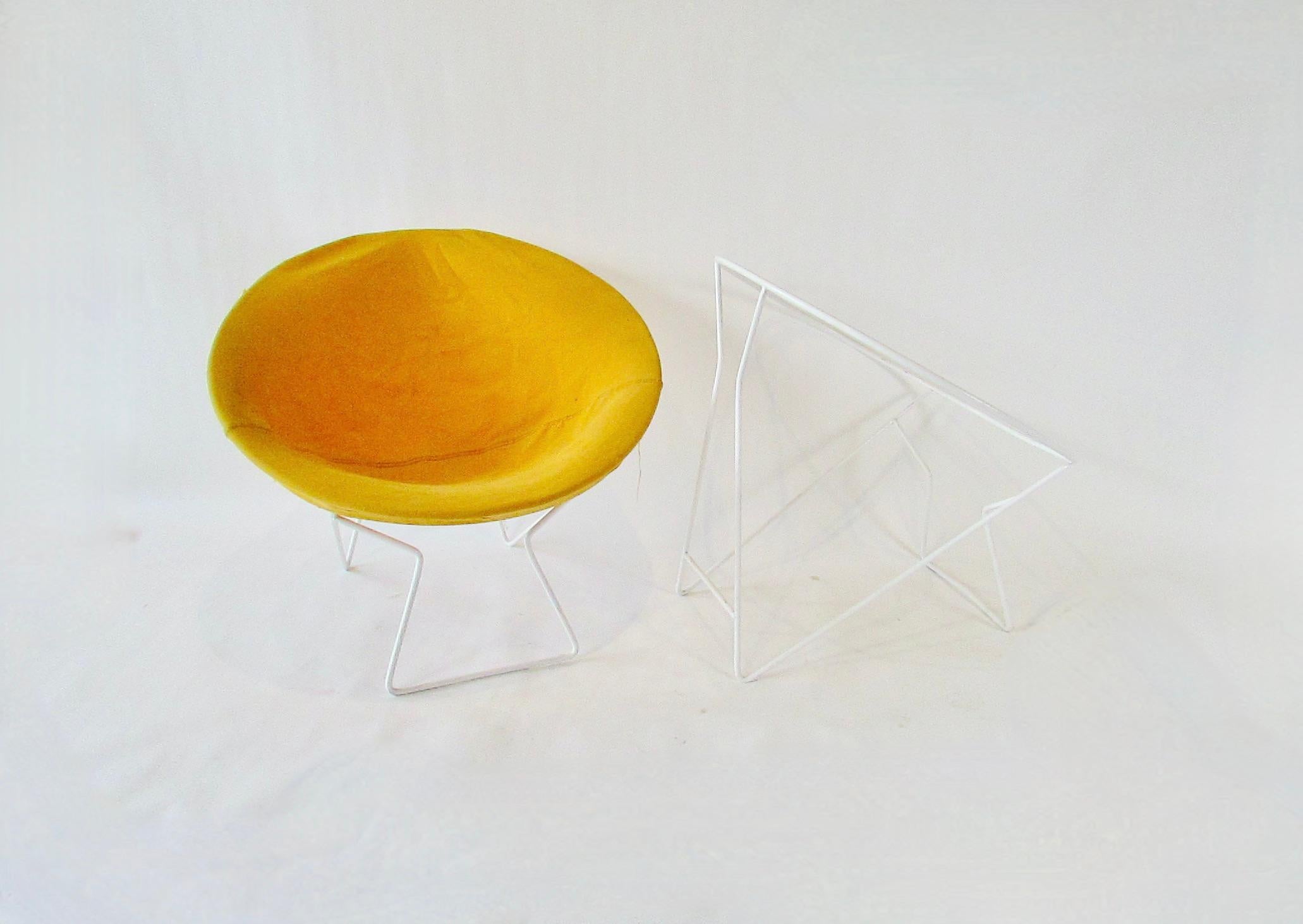 Paire de  Châssis de chaise en fer forgé blanc de style Joseph Cicchelli Bon état - En vente à Ferndale, MI