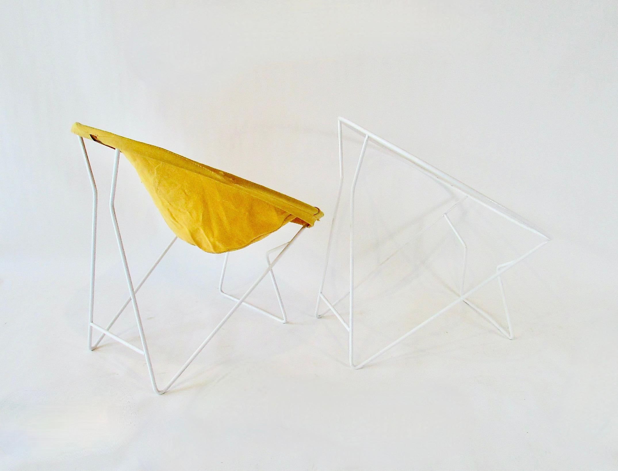 Fer forgé Paire de  Châssis de chaise en fer forgé blanc de style Joseph Cicchelli en vente