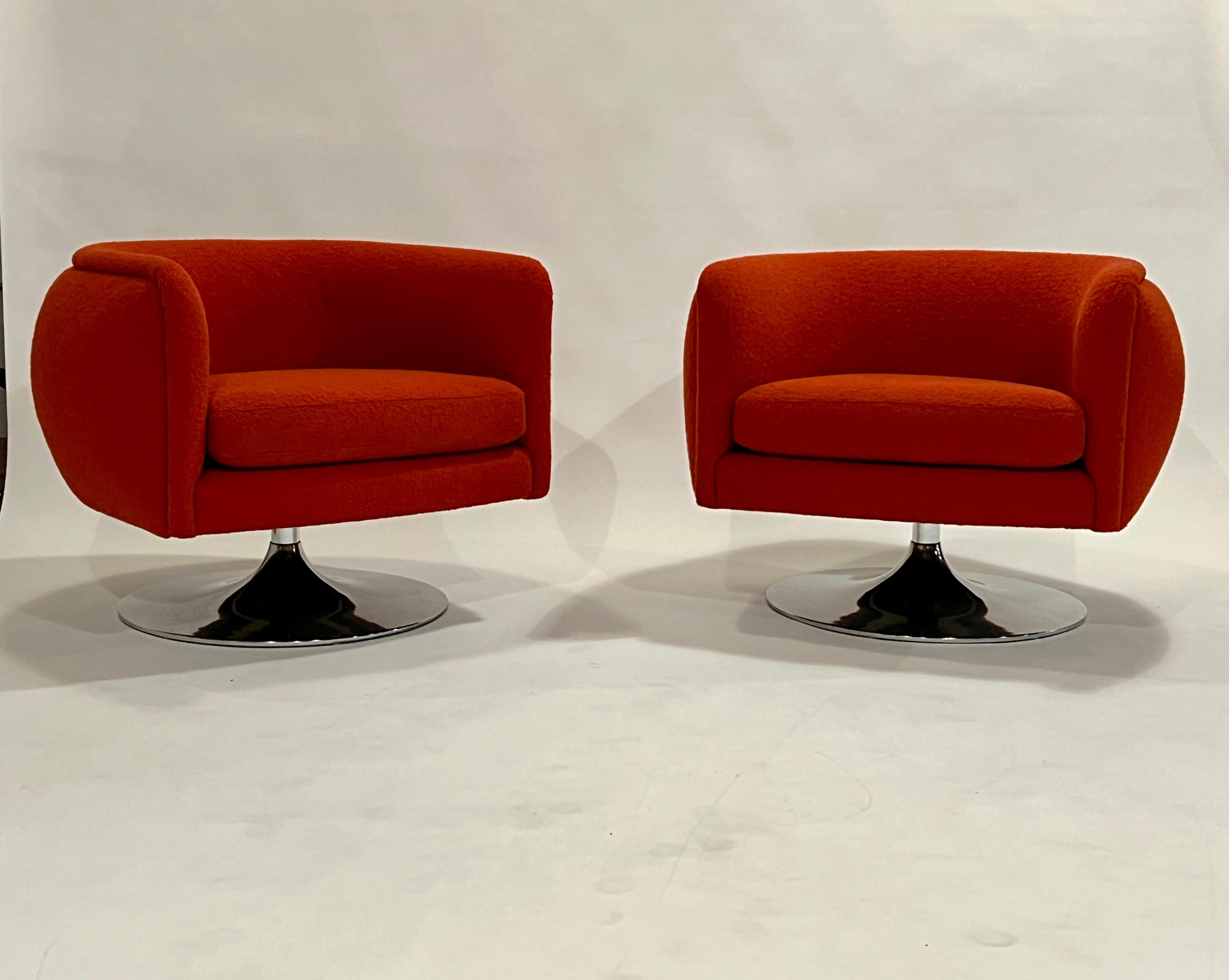 Pair of Joseph D'urso Swivel Lounge Chairs from Knoll In Good Condition For Sale In Chicago, IL