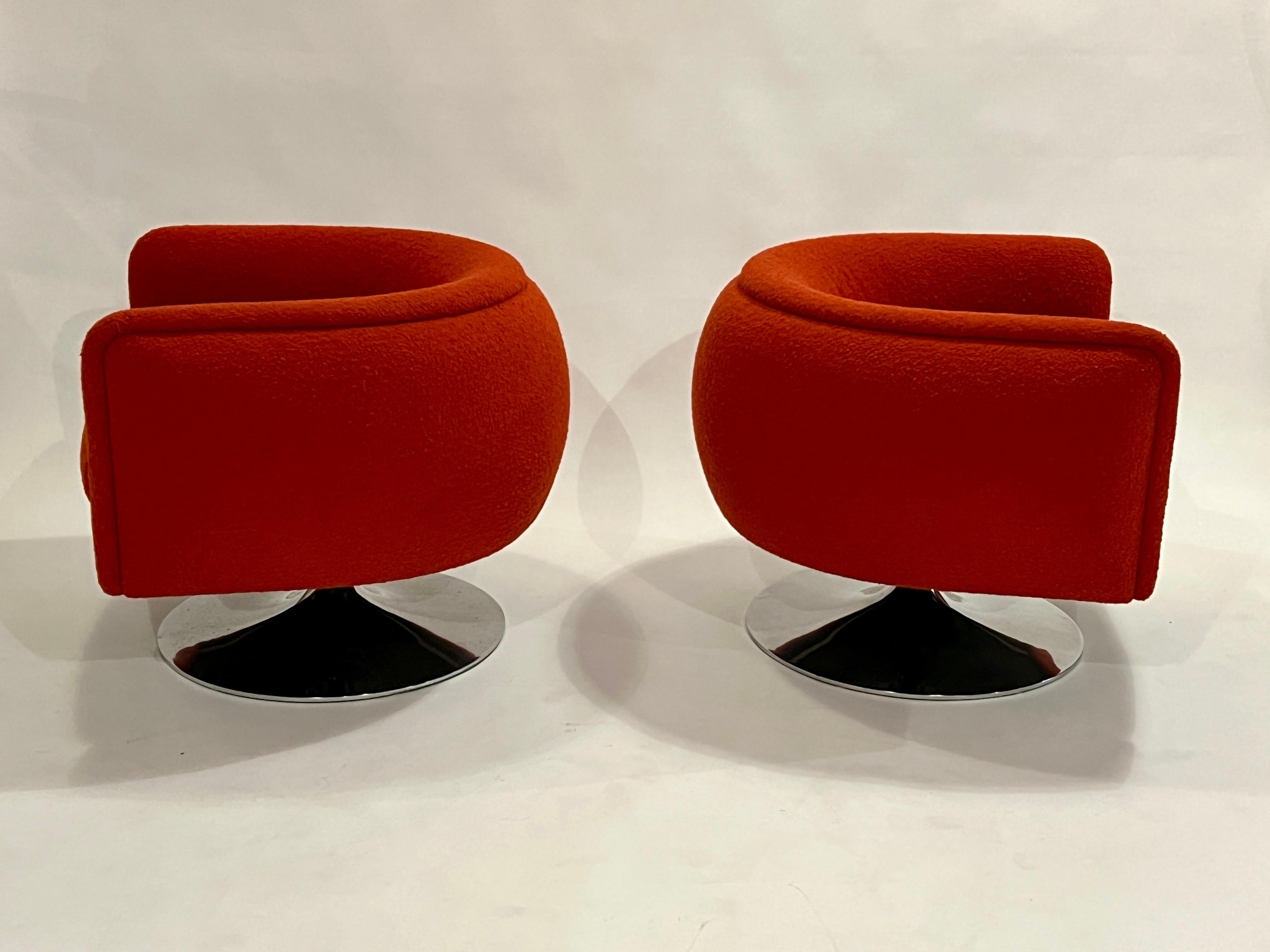 Steel Pair of Joseph D'urso Swivel Lounge Chairs from Knoll For Sale