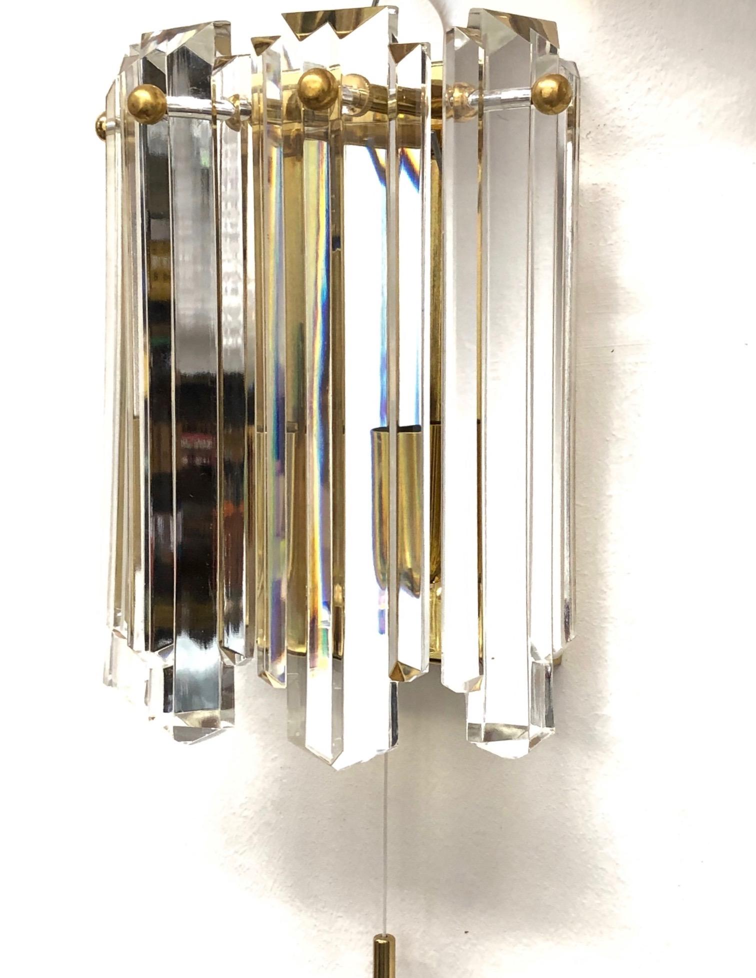 Pair of J.T. Kalmar Glass Sconces Brass Frame, Austria, 1970s (Ende des 20. Jahrhunderts)