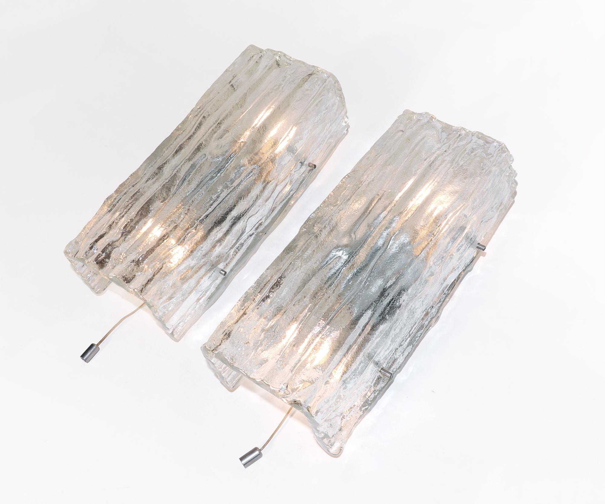 Elegant pair of J.T. Kalmar glass wall sconces 'Furstenberg', 1960s. 

Design: Julius Theodor Kalmar. 
Measures: height 9.5