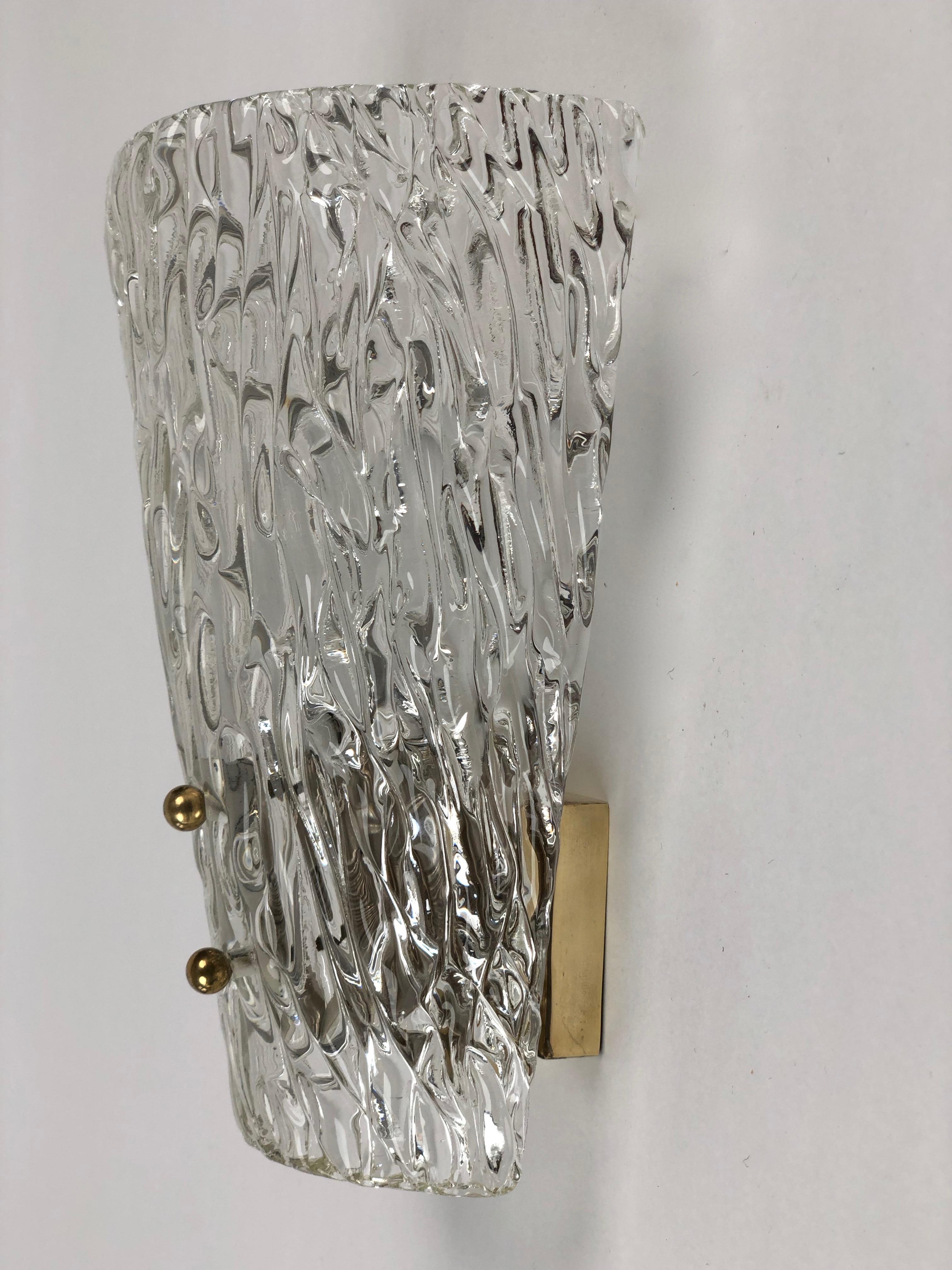 Pair of J.T. Kalmar Midcentury Wall Lights, Textured Glass and Brass In Good Condition For Sale In Vienna, Austria