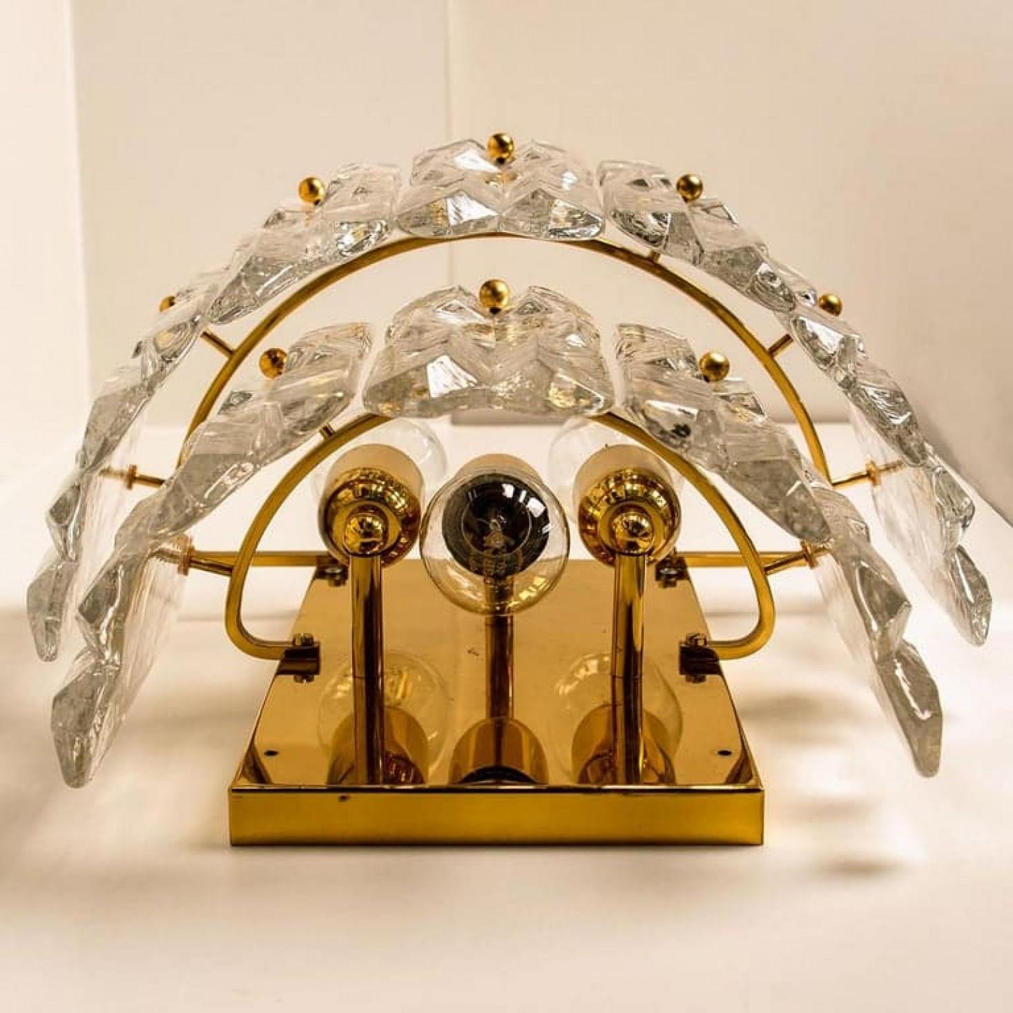 Par de J.T. Kalmar 'Palazzo' Apliques Latón Dorado y Cristal en venta 2