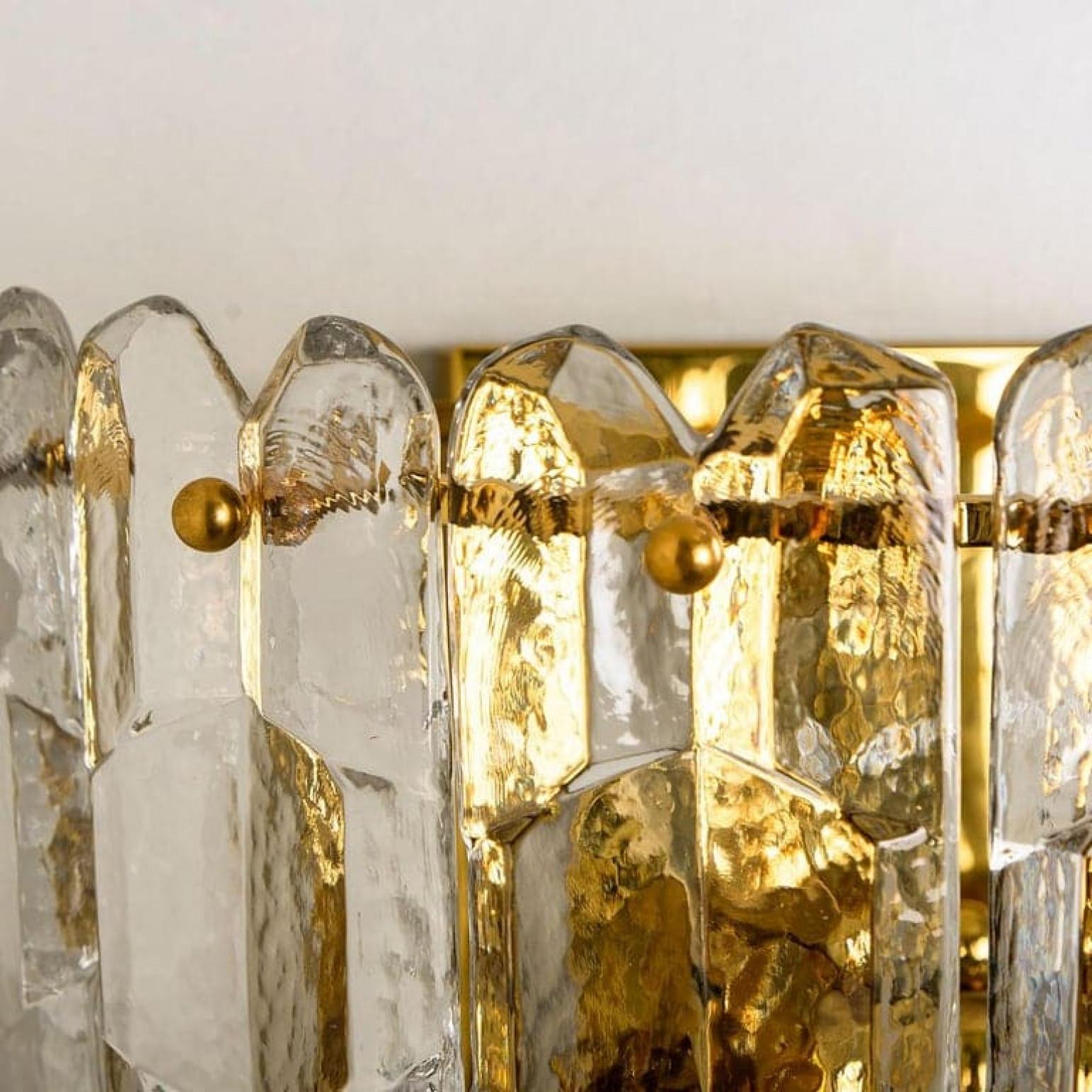 Par de J.T. Kalmar 'Palazzo' Apliques Latón Dorado y Cristal en venta 1