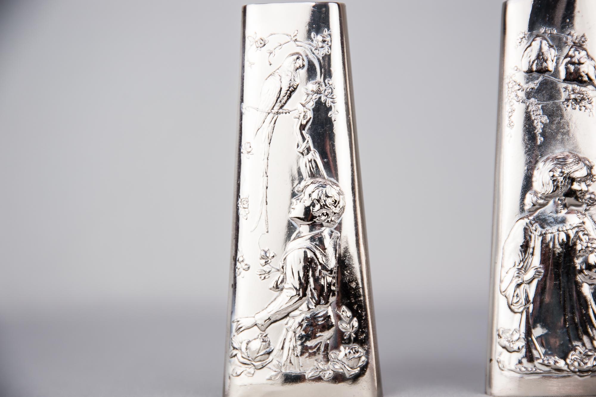 Laccato Coppia di vasi in alpaca Jugendstil, 1908 circa in vendita