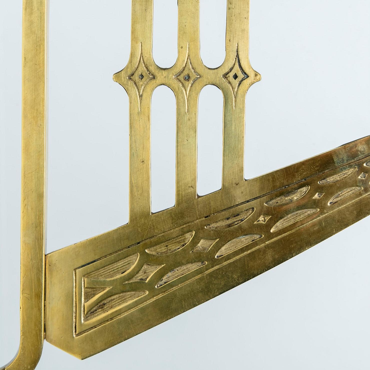 Paar Jugendstil-Messing-Wandleuchten Weiße Blume, Frankreich 1910 im Zustand „Gut“ im Angebot in Rijssen, NL