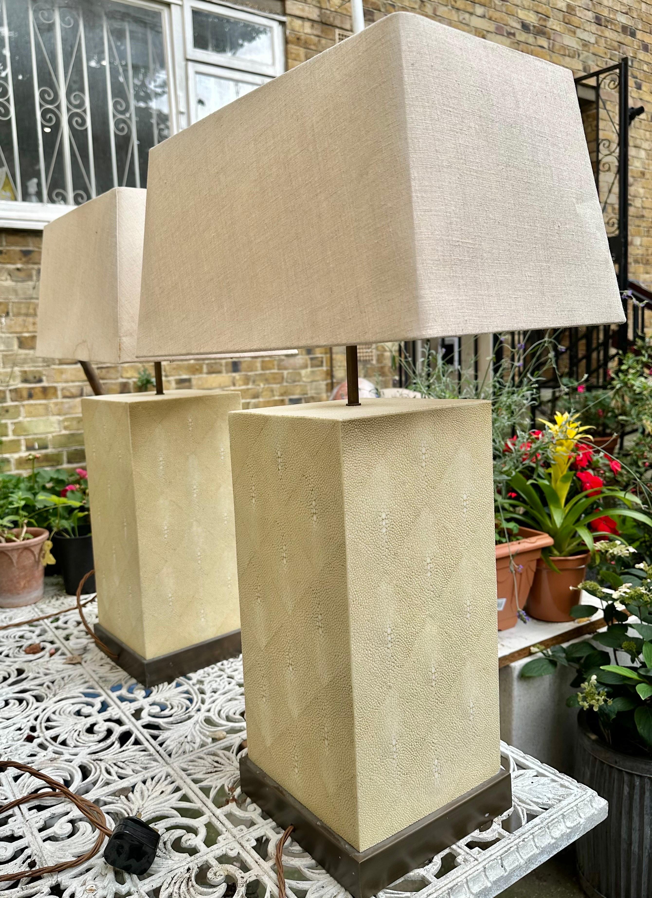 Veneer Pair of Julian Chichester Rene faux shagreen lamps in ivory colour. For Sale