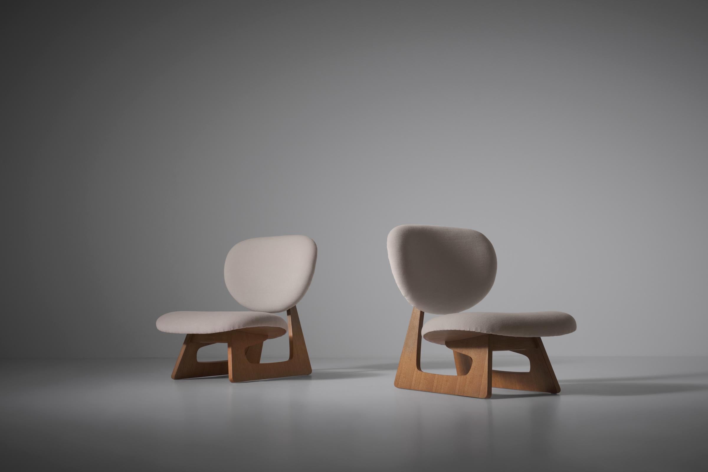 Mid-Century Modern Pair of Junzo Sakakura ‘Model 5016’ Lounge Chairs, Japan 1950s