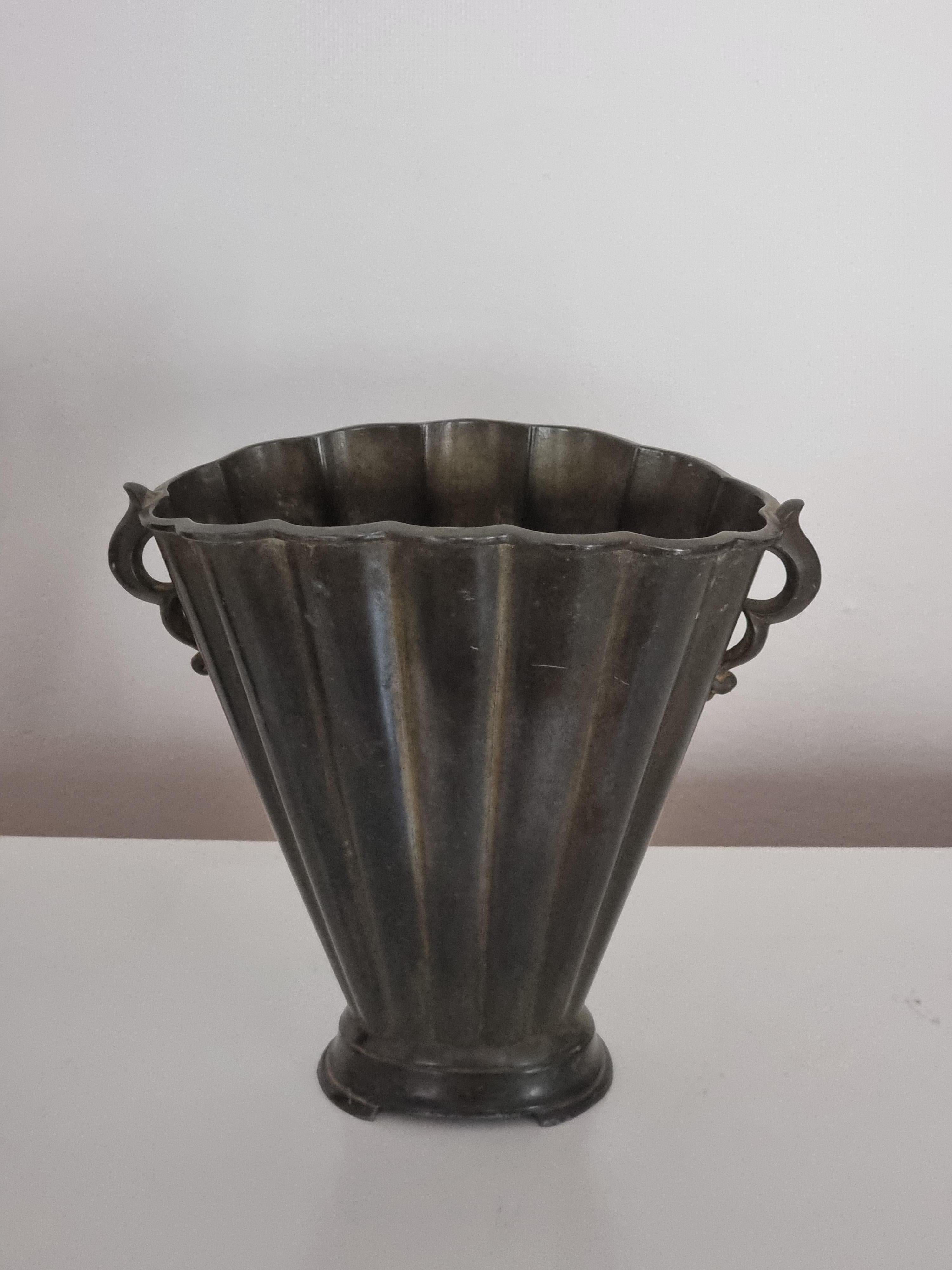 Metal Pair of Just Andersen vases in Discometal, Denmark 1930s For Sale