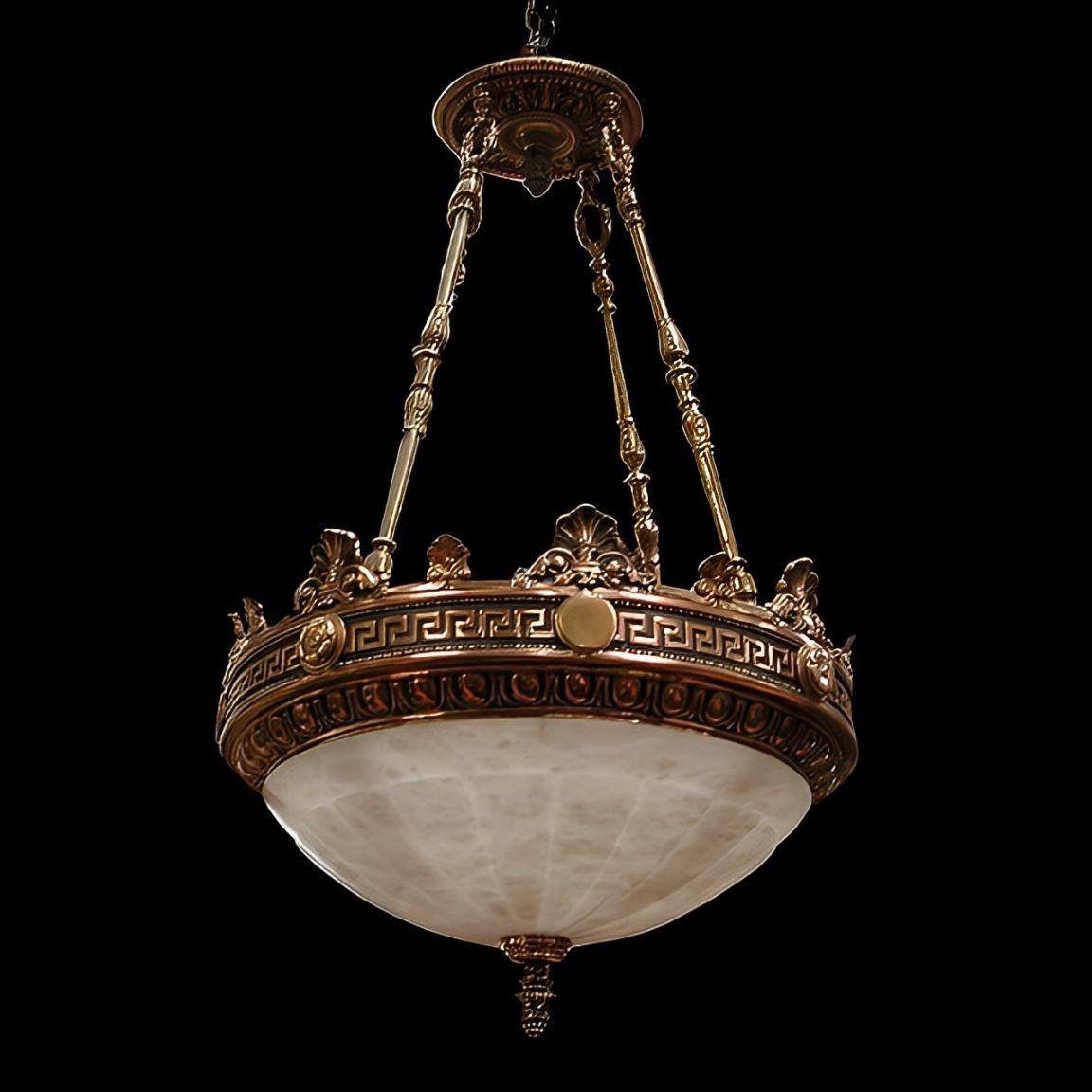 Pareja de candelabros de justicia - Lámpara de bronce y alabastro Beaux-Arts de principios del siglo XX Estadounidense en venta