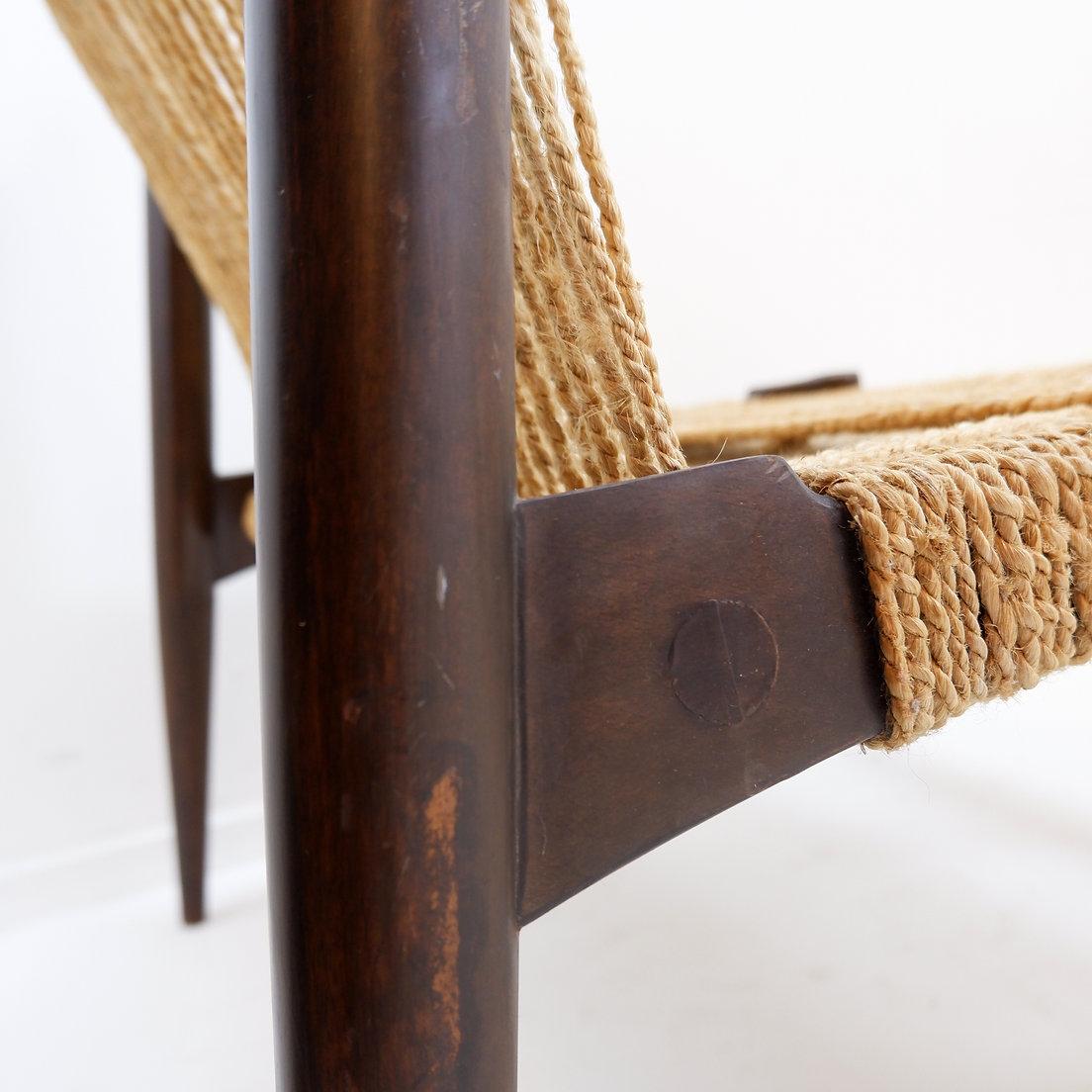 Pair of Jute Rope Weave and Solid Wood lounge Chairs For Sale 5