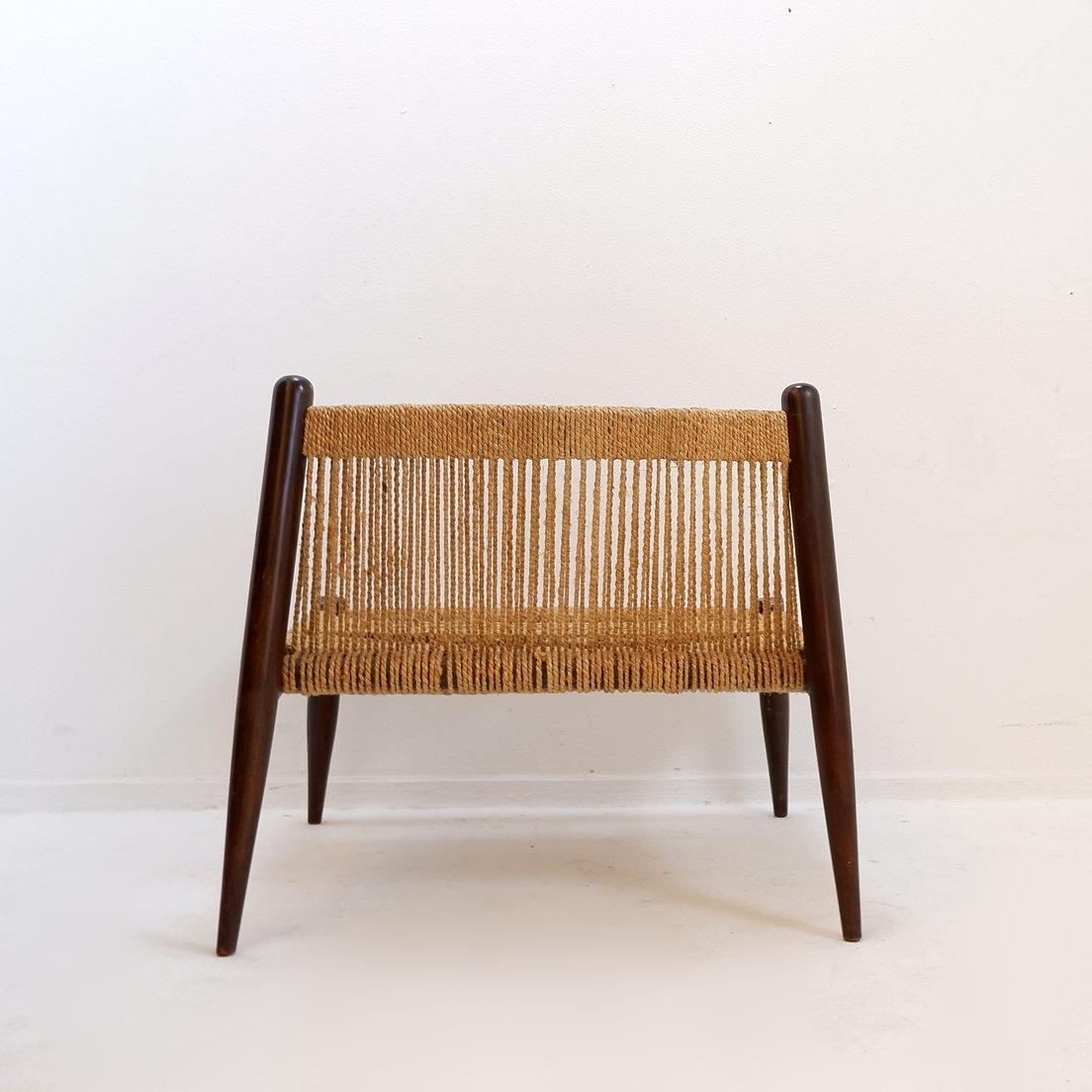Pair of Jute Rope Weave and Solid Wood lounge Chairs For Sale 1