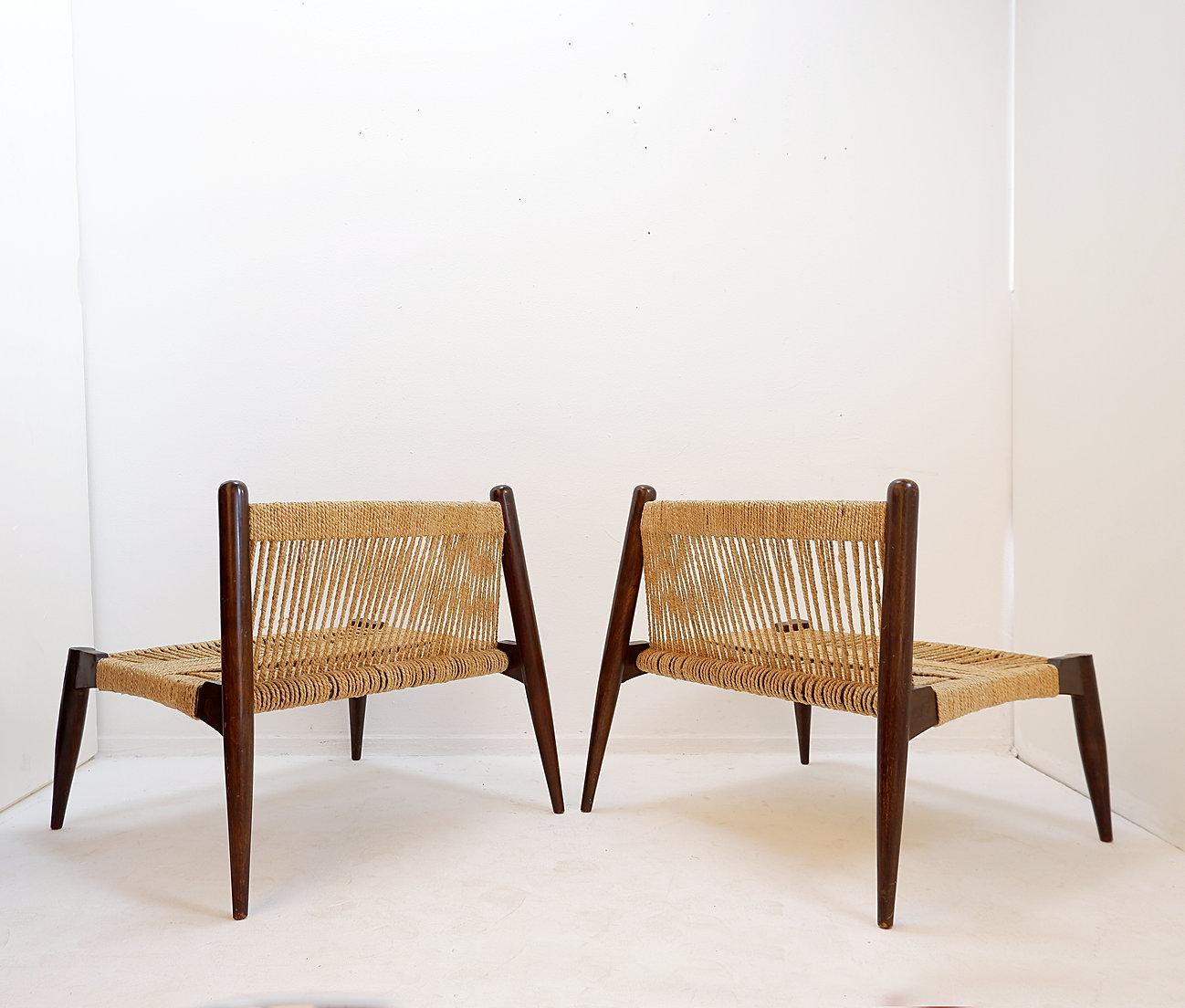 Pair of Jute Rope Weave and Solid Wood lounge Chairs For Sale 3