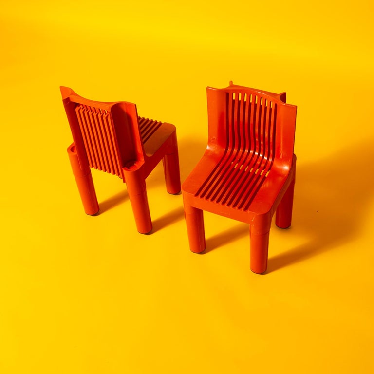 Paire de chaises d'enfant K4999 Richard Sapper pour Kartell sur 1stDibs