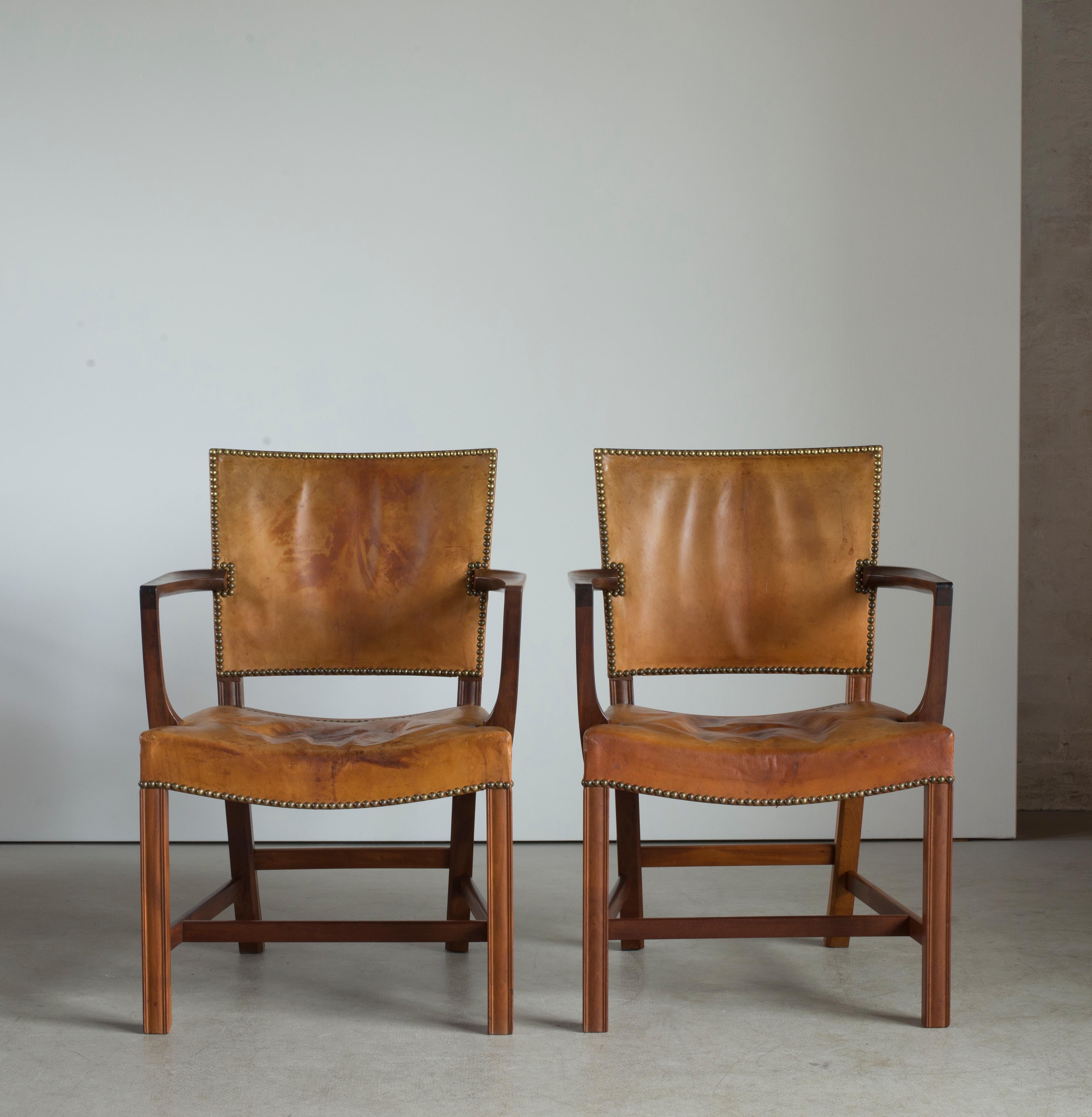 Pair of Kaare Klint armchairs in Cuban mahogany and Niger leather. Executed by Rud. Rasmussen, 1930s.

Reverse with paper label ‘RUD. RASMUSSEN/SNEDKERIER/45 NØRREBROGADE/KØBENHAVN.