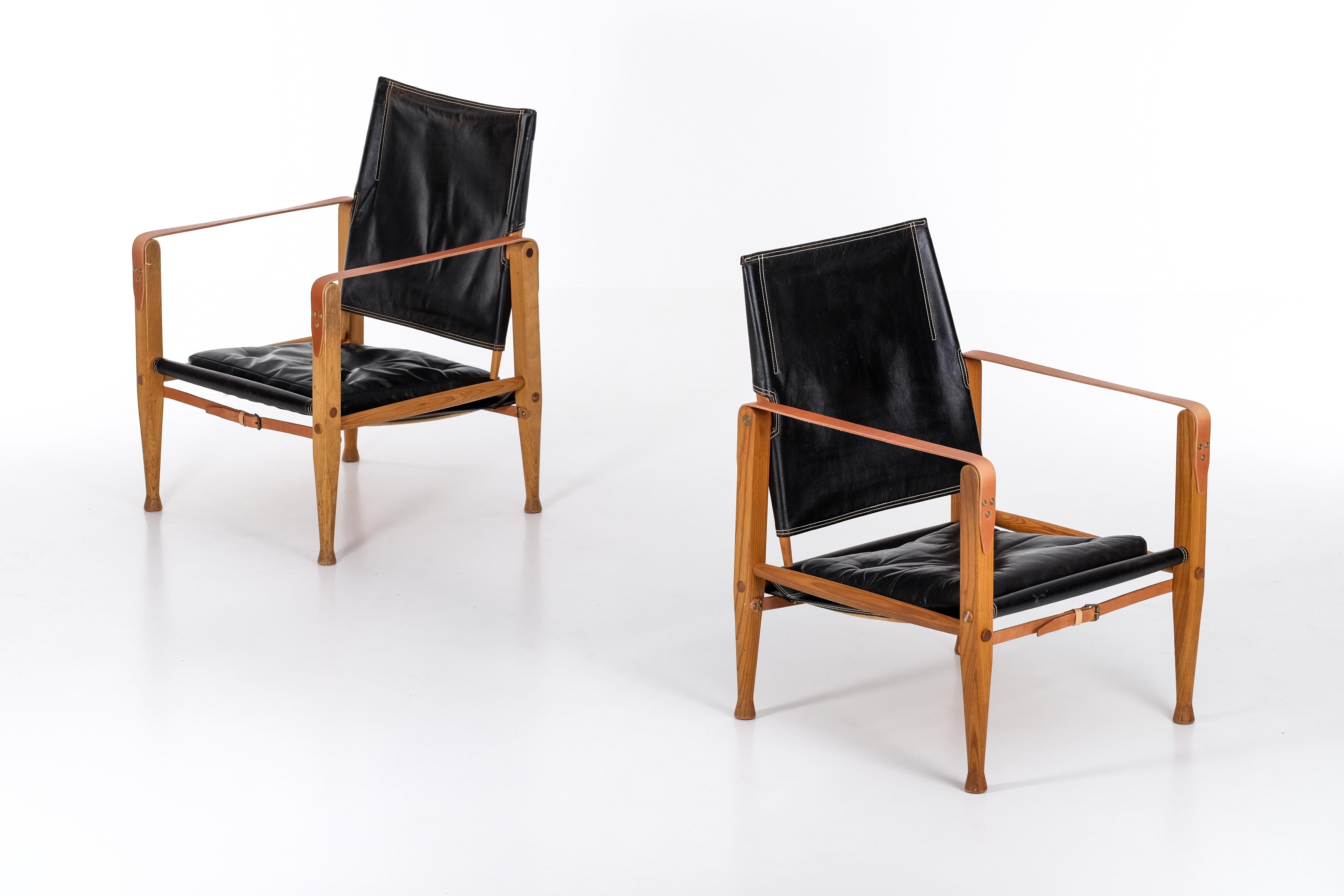 Scandinavian Modern Pair of Kaare Klint Black Leather Safari Chairs, 1960s For Sale