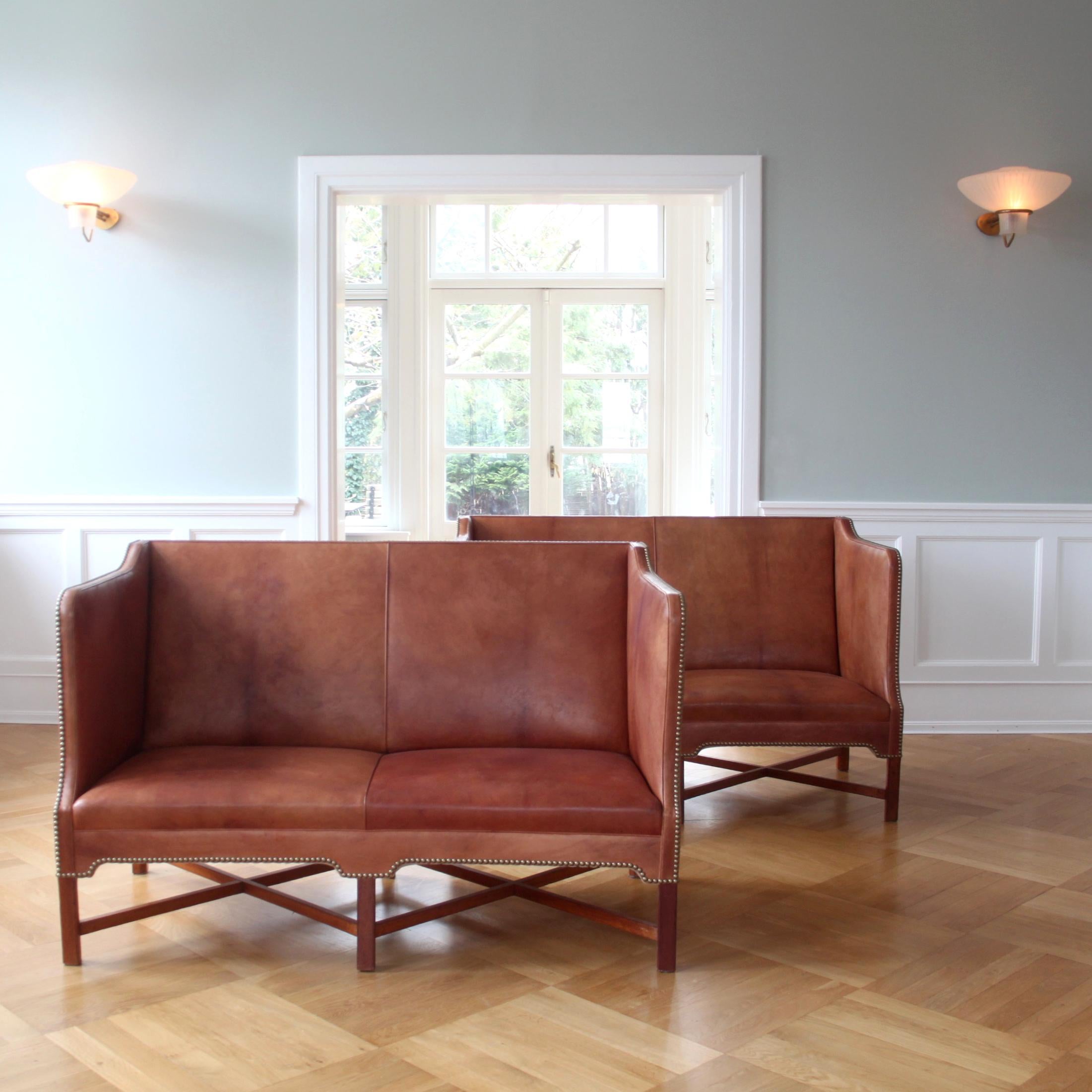 Rare Kaare Klint Box sofas in Mahogany & Niger Leather, Scandinavian Modern In Good Condition For Sale In Copenhagen, DK