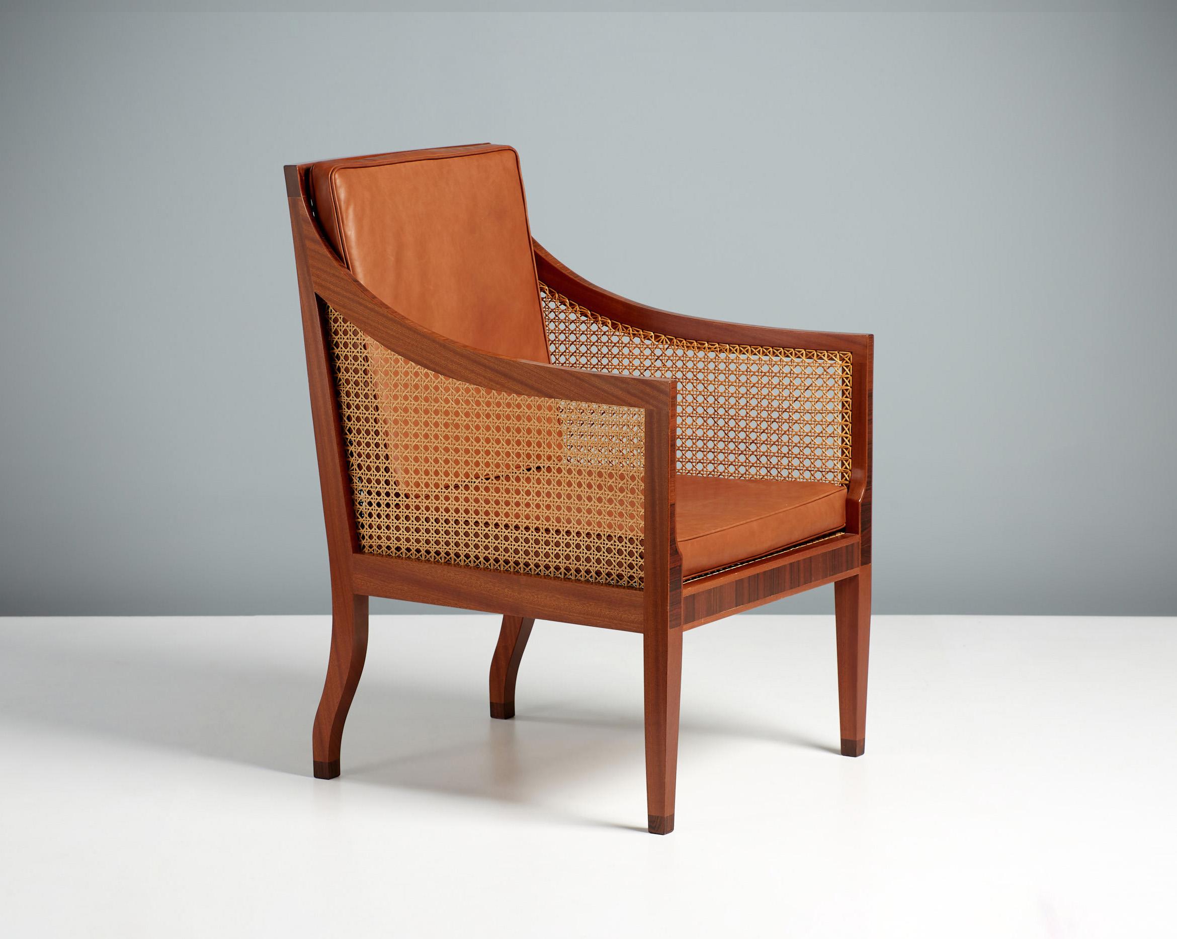 Kaare Klint - Chaises bergères modèle 4488, 1931.

Une superbe paire de chaises iconiques Bergere par le père du mouvement moderne danois : Kaare Klint. Les chaises ont été fabriquées par les maîtres ébénistes Rud. Rasmussen.

Ce modèle a été conçu