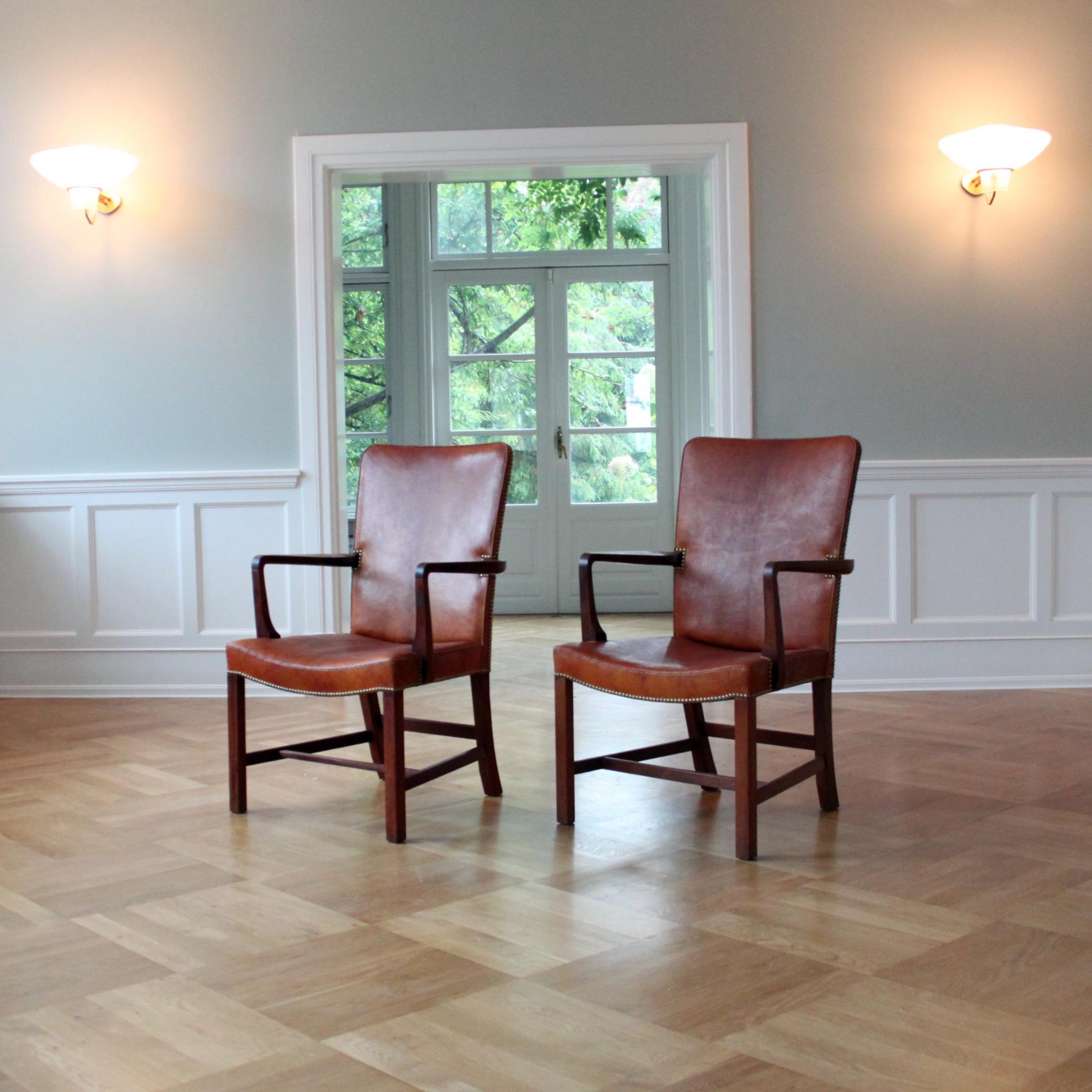 20th Century Kaare Klint, Pair of 'Nørrevold' Armchairs in Niger Leather, Denmark 1940s