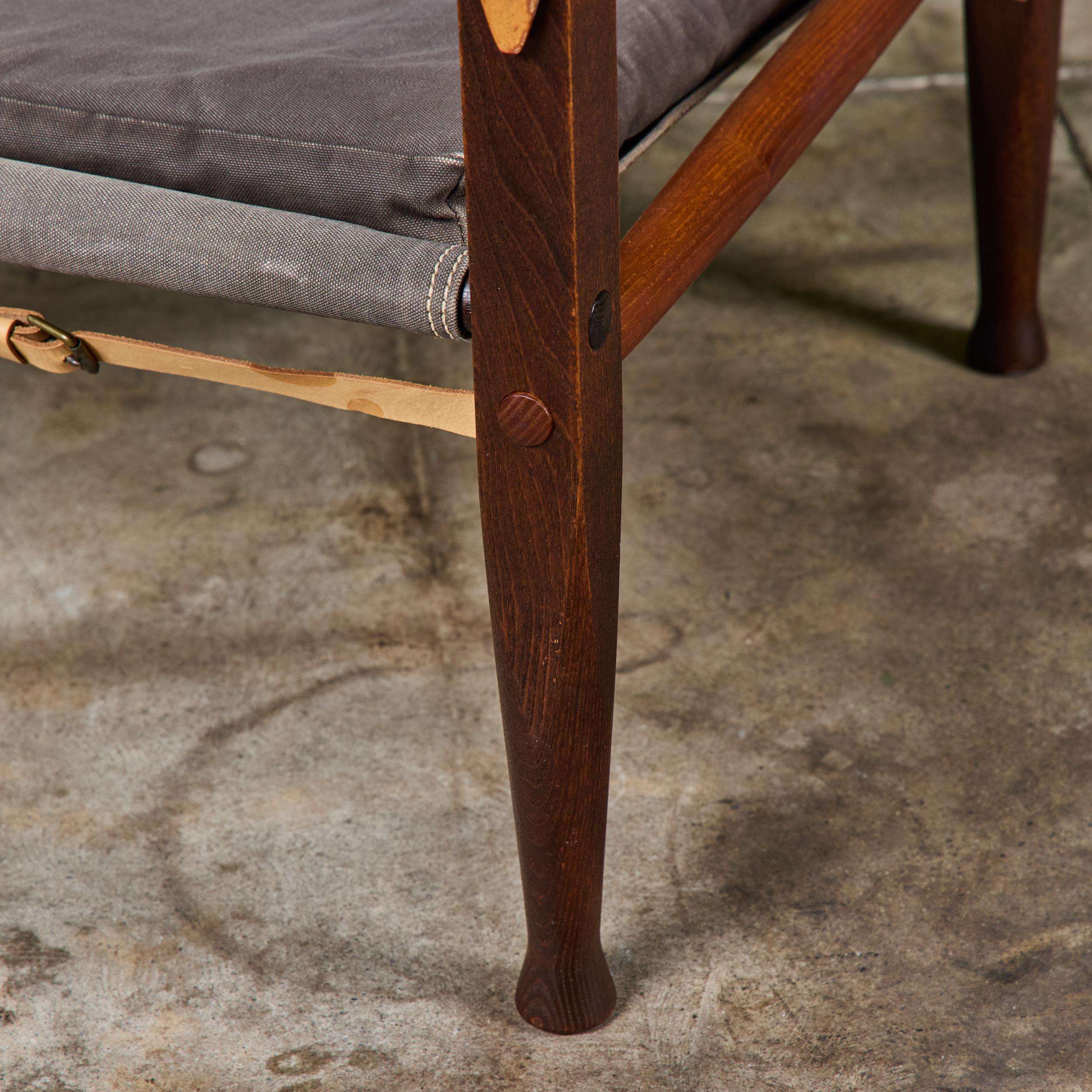 Ein Paar Kaare Klint Safari Lounge Chairs für Rud Rasmussen im Angebot 8