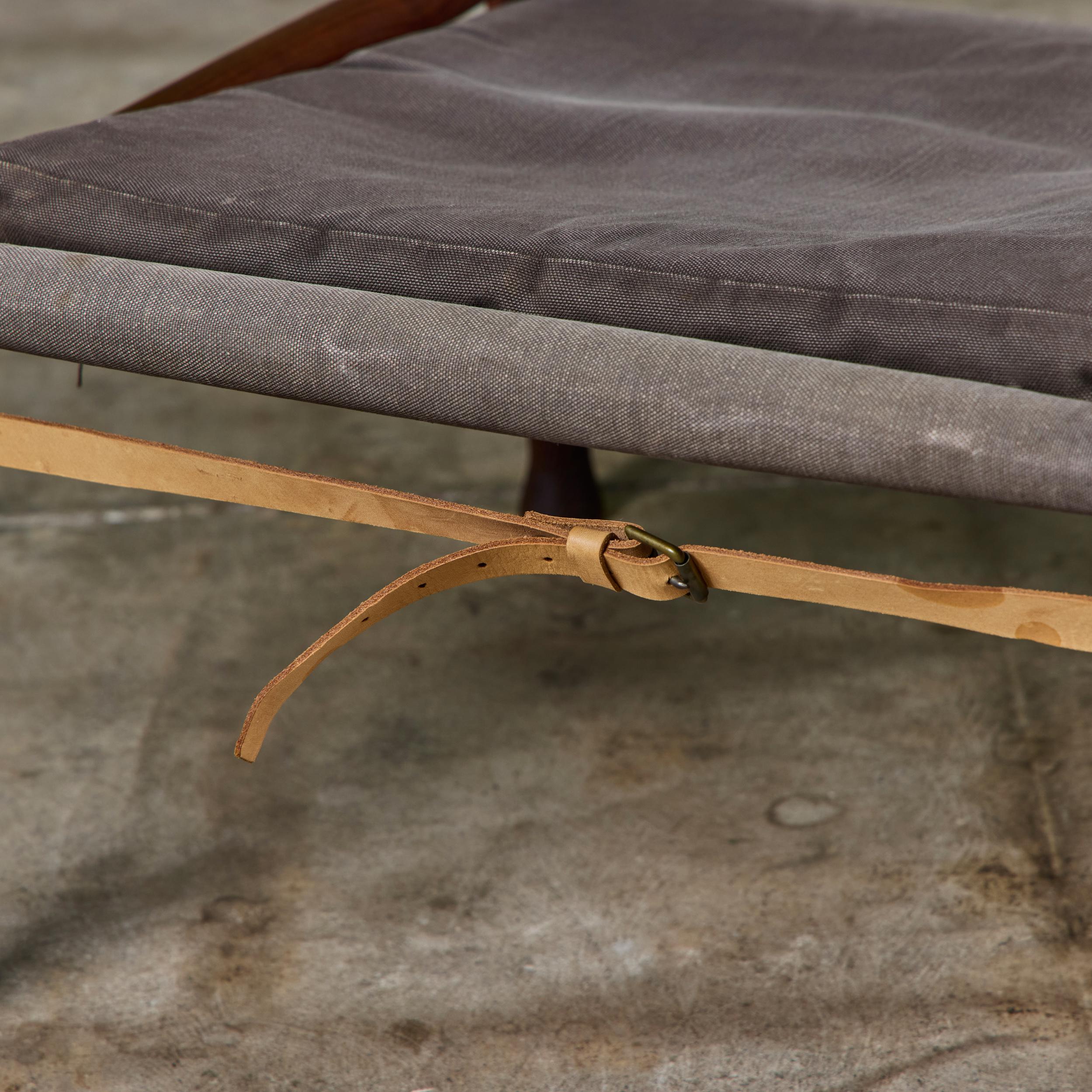 Ein Paar Kaare Klint Safari Lounge Chairs für Rud Rasmussen im Angebot 9