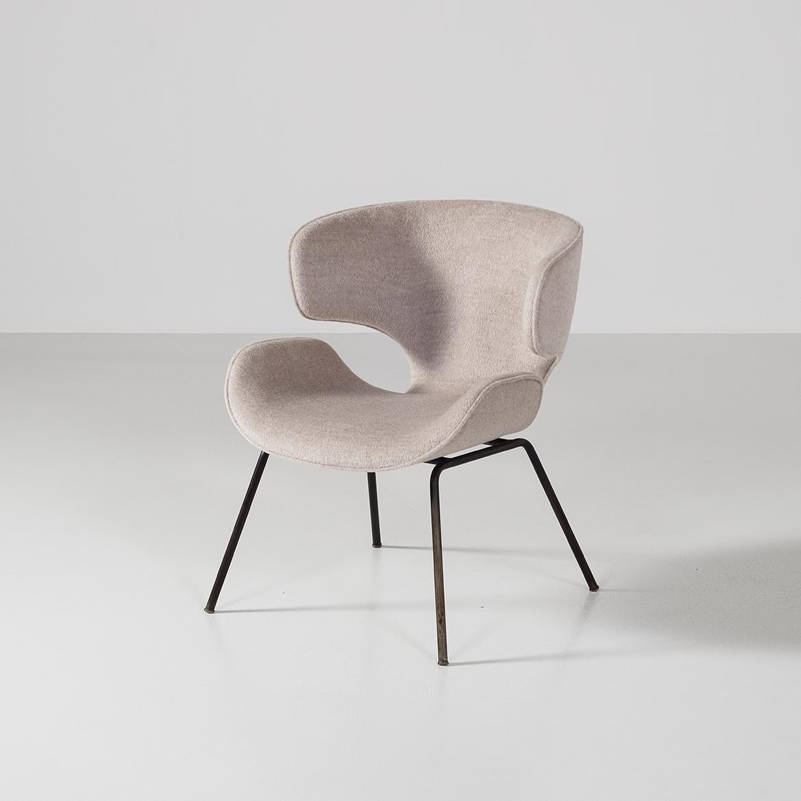 Designed by Kenmochi Design Associates in 1965
Manufactured by Tendo Mokko, Japan
Material: stainless steel round pipe and new upholstering with Loro Piana cashmere
Dimensions: L56 P752 H71 cm

The S-5007AA-AA chair was created by Isamu Kenmochi,