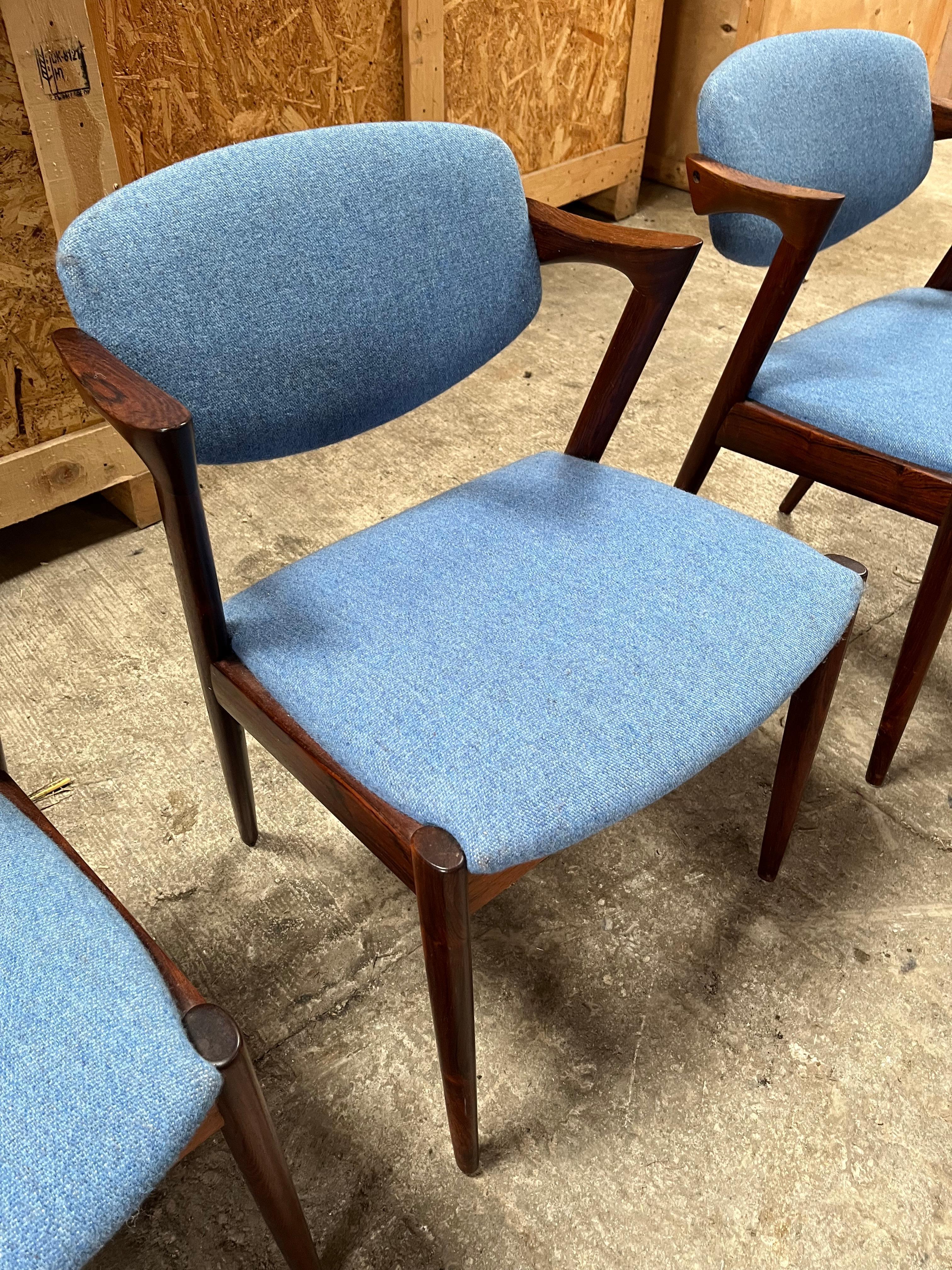 Paar Kai Kristiansen Stühle aus Massivholz im Angebot 2