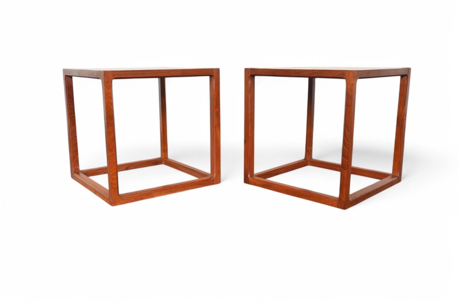 Danois Paire de tables d'appoint Kai Kristiansen pour Aksel Kjaersgaard en teck en vente