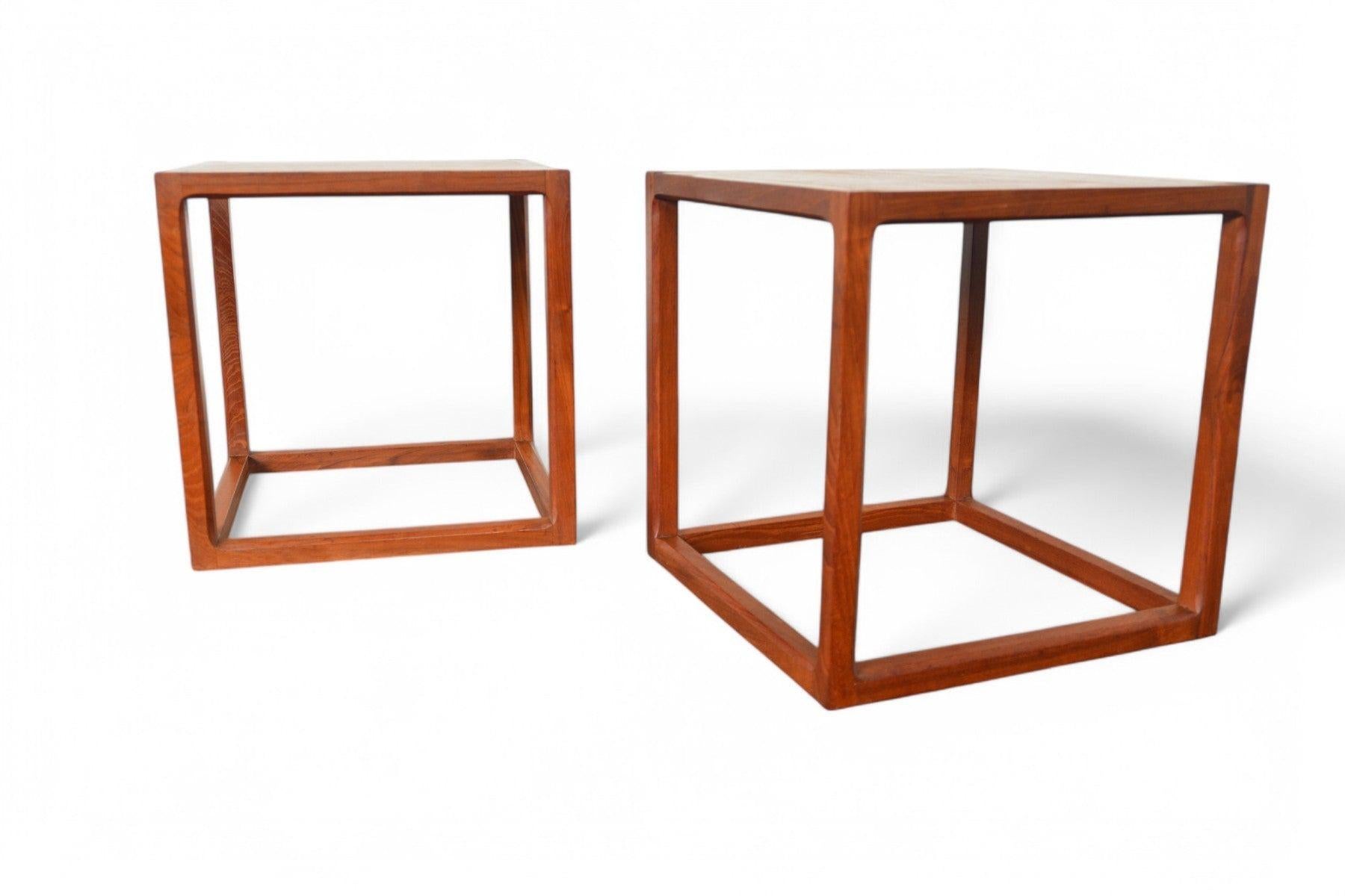 Teck Paire de tables d'appoint Kai Kristiansen pour Aksel Kjaersgaard en teck en vente