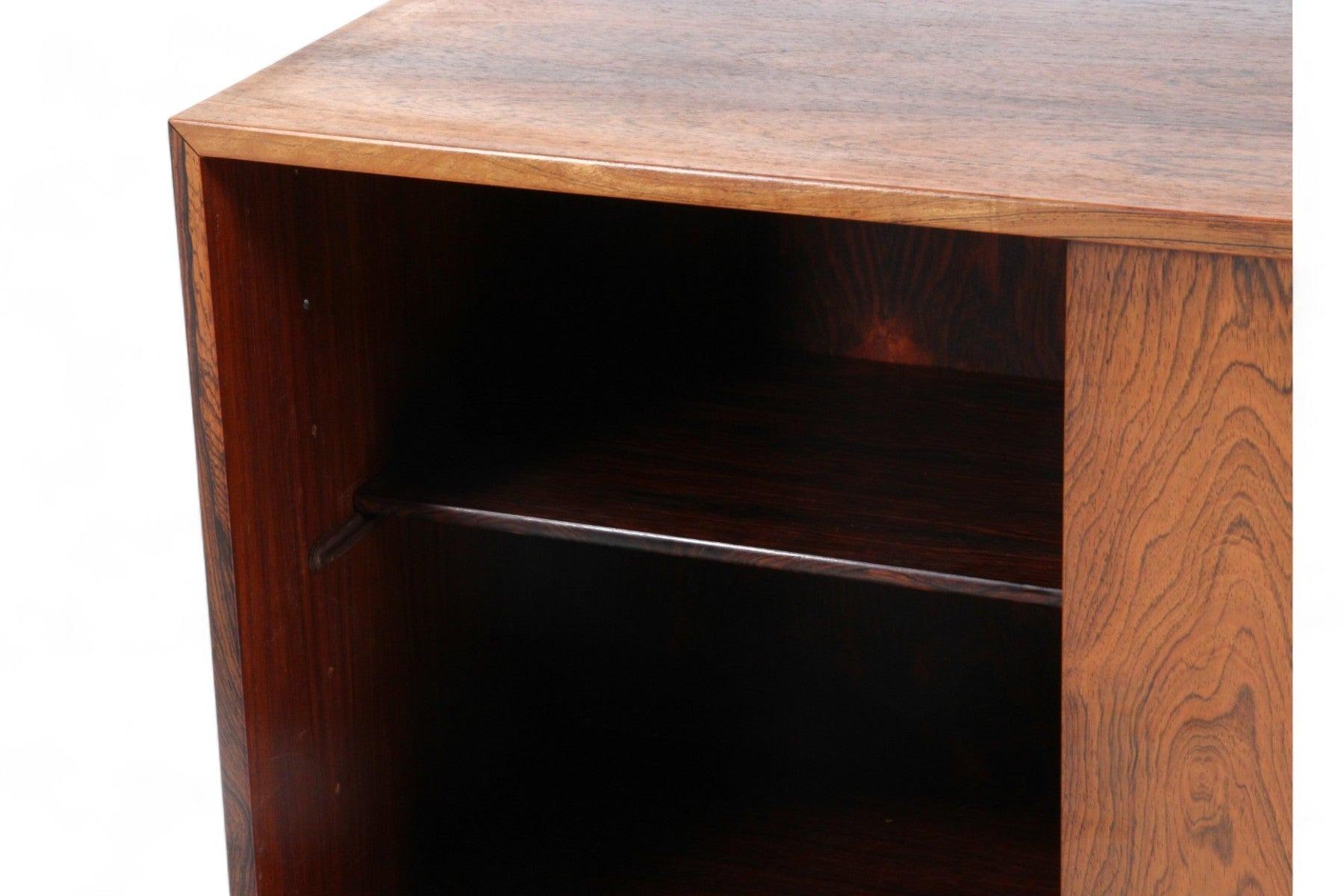 Coppia di piccole credenze in teak di Kai Kristiansen in legno di palissandro in vendita 1