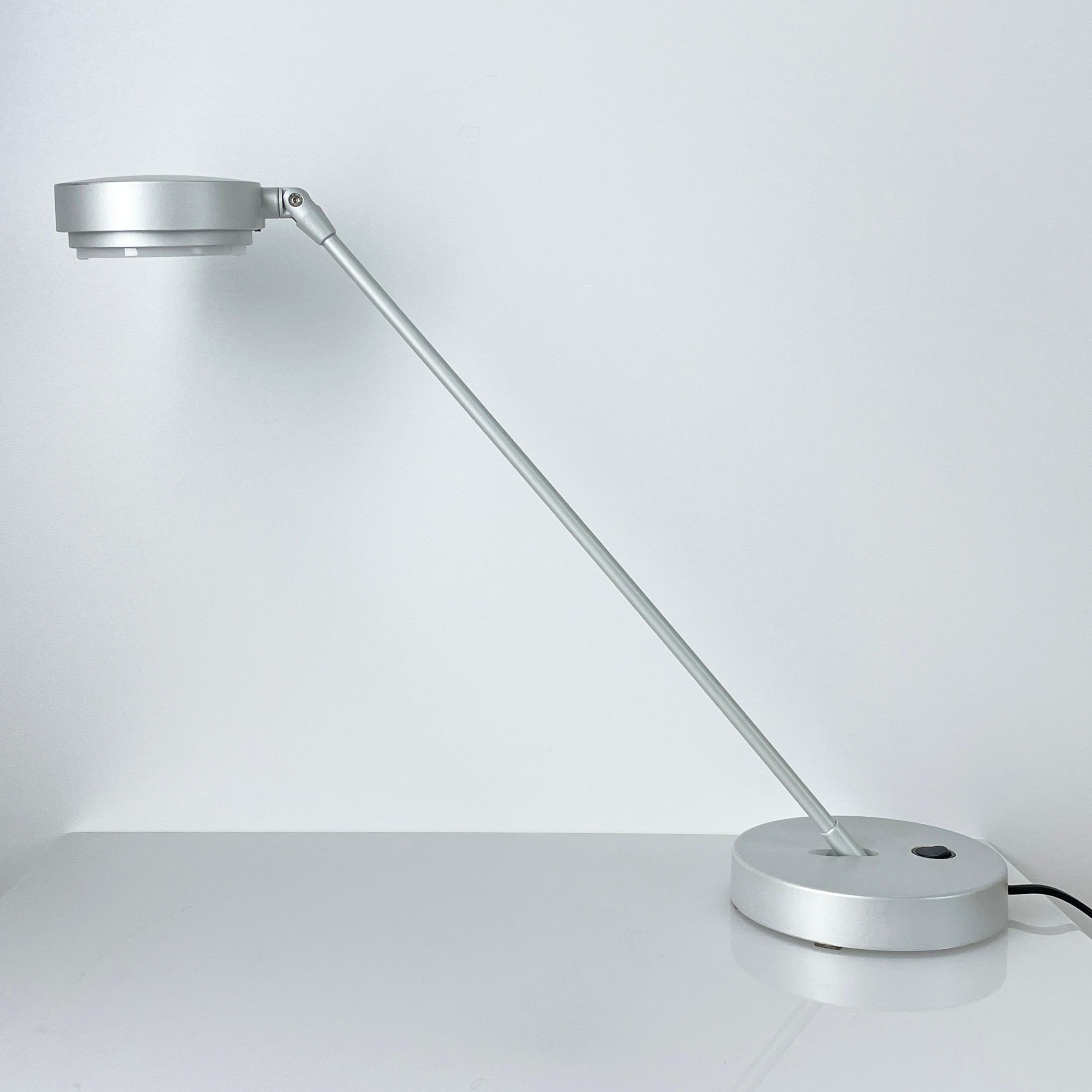 Paire de lampes de table 'Kaio Fluo' d'Ernesto Gismondi pour Artemide en vente 4