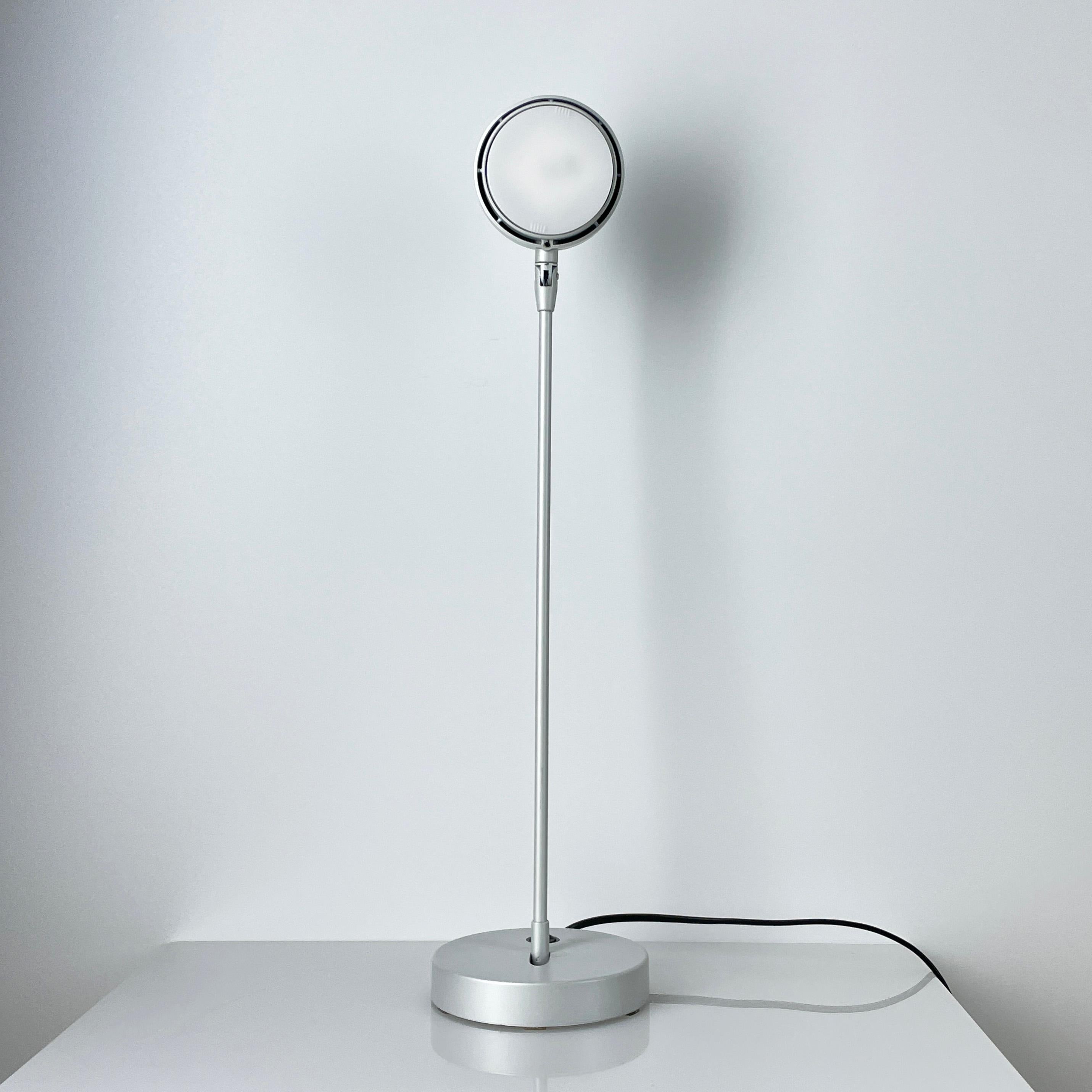 Paire de lampes de table 'Kaio Fluo' d'Ernesto Gismondi pour Artemide en vente 8