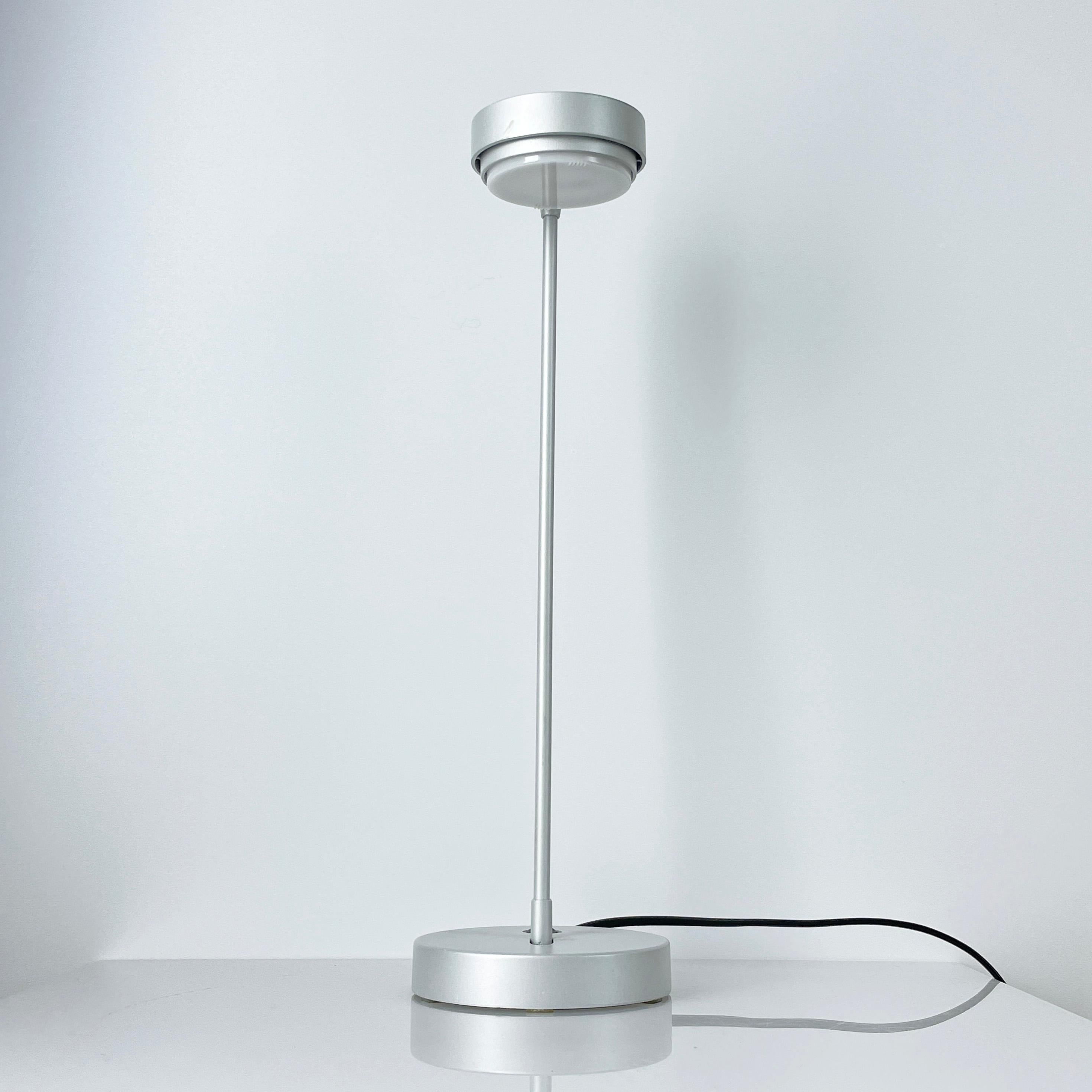Paire de lampes de table 'Kaio Fluo' d'Ernesto Gismondi pour Artemide en vente 9