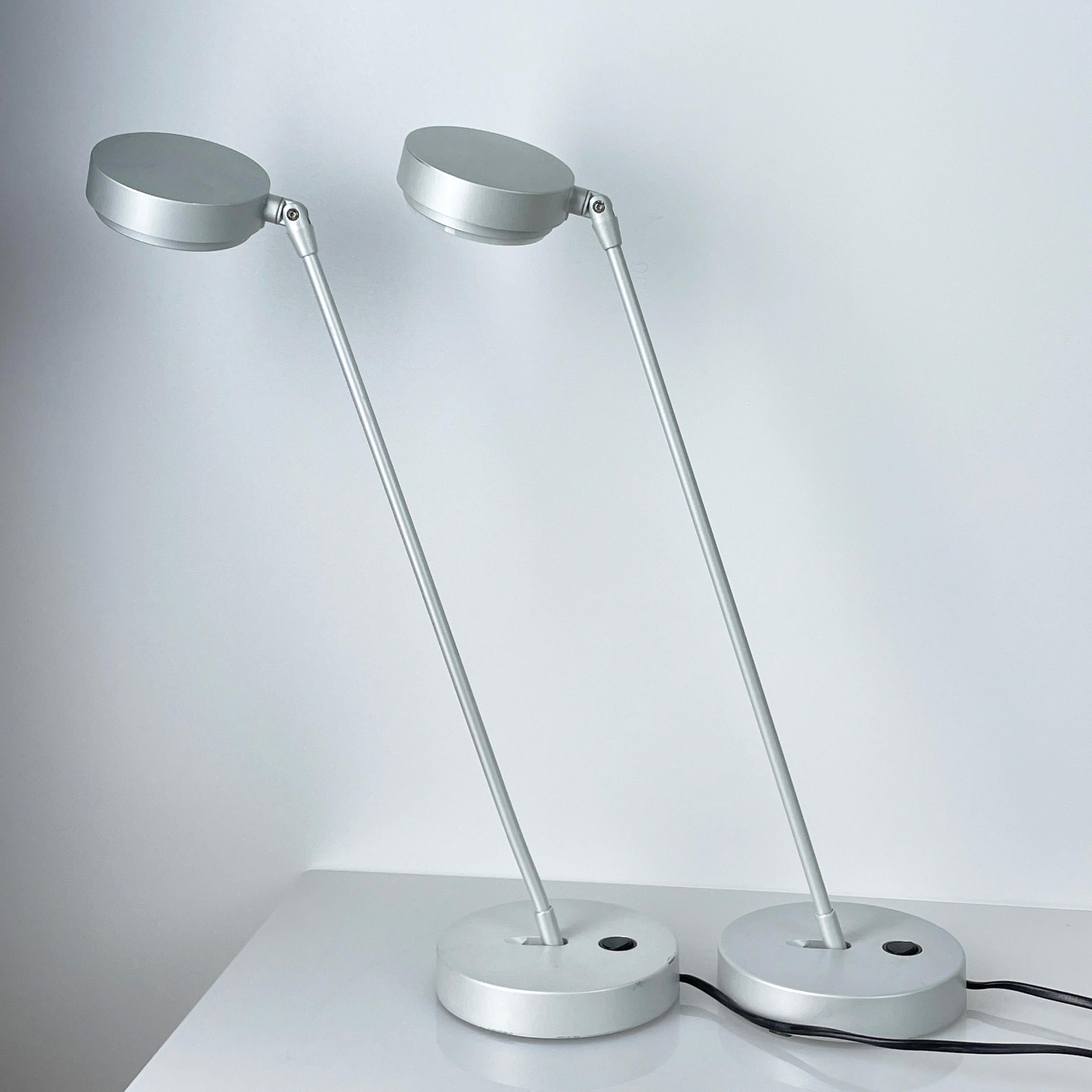 Paire de lampes de table 'Kaio Fluo' d'Ernesto Gismondi pour Artemide Bon état - En vente à Bern, CH