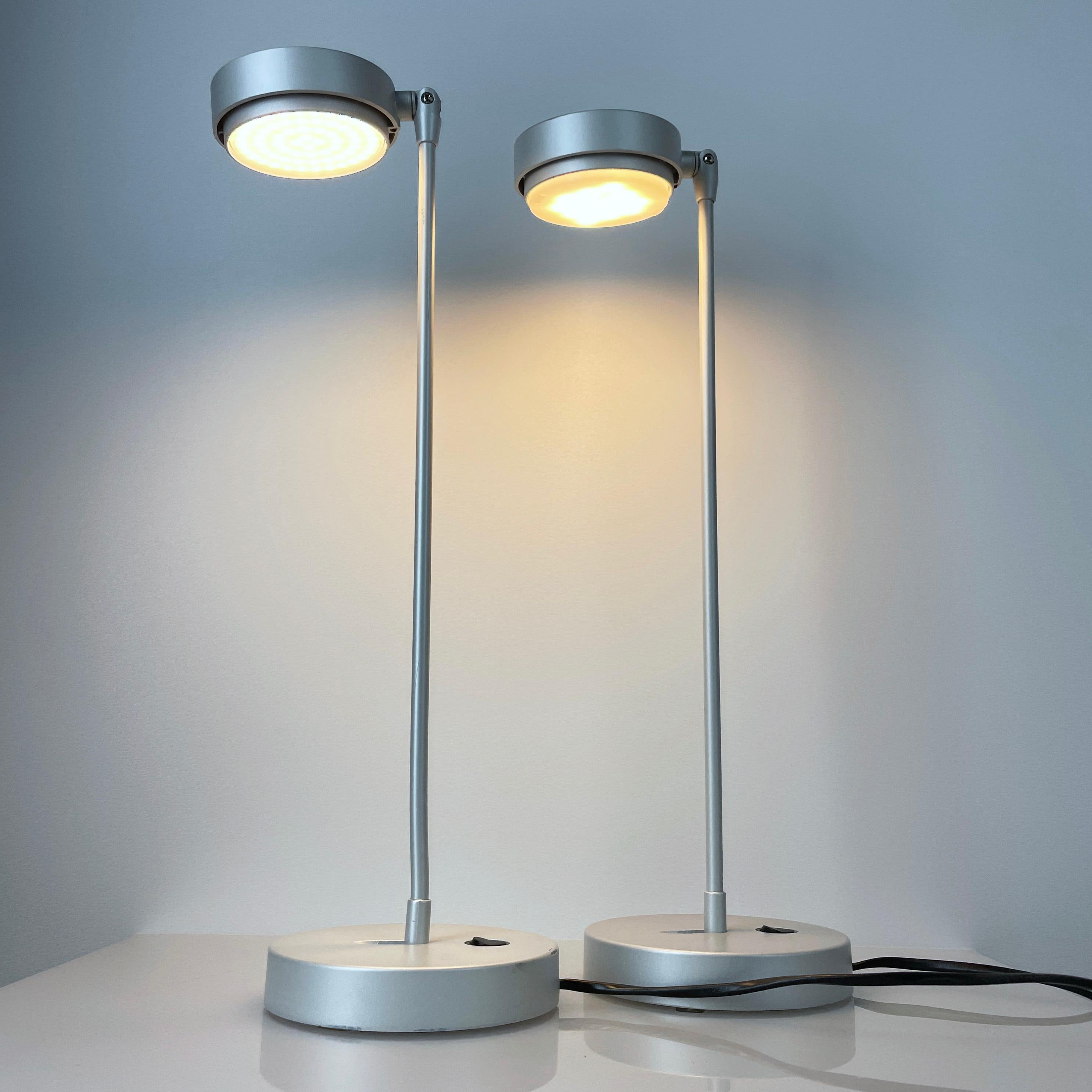 XXIe siècle et contemporain Paire de lampes de table 'Kaio Fluo' d'Ernesto Gismondi pour Artemide en vente