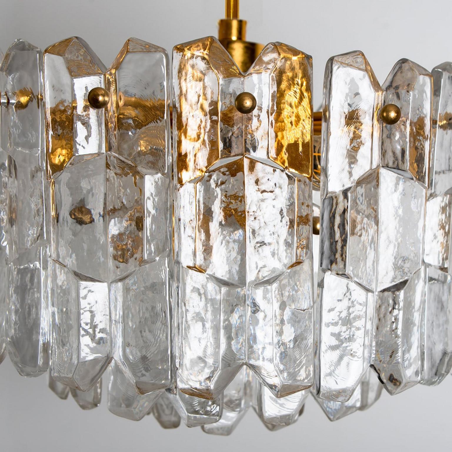 Pair of Kalmar Chandeliers or Pendant Lights 'Palazzo', Gilt Brass and Glass For Sale 3