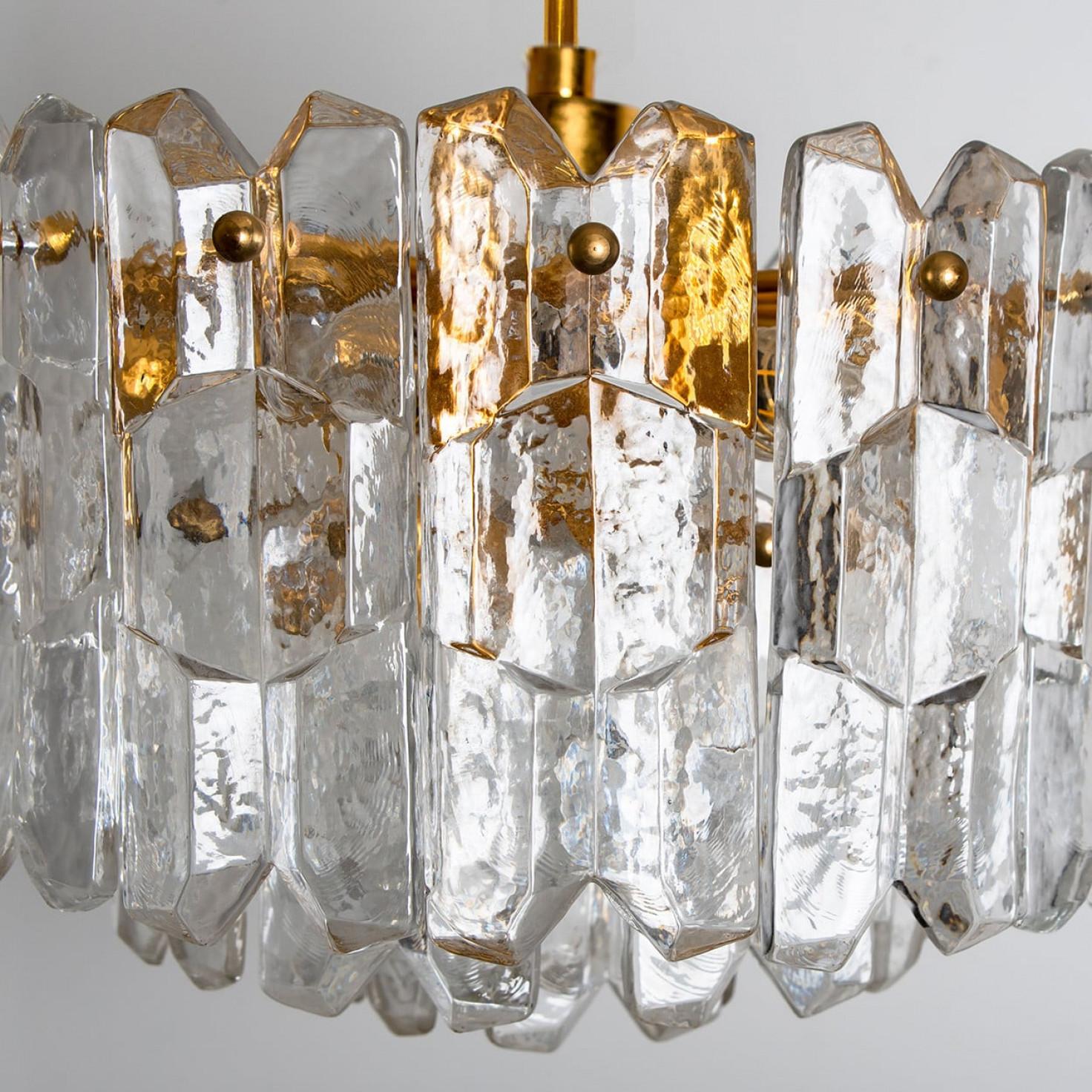 Pair of Kalmar Chandeliers or Pendant Lights 'Palazzo', Gilt Brass and Glass For Sale 3