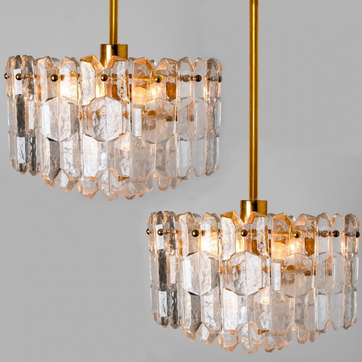 Pair of Kalmar Chandeliers or Pendant Lights 'Palazzo', Gilt Brass and Glass For Sale 4