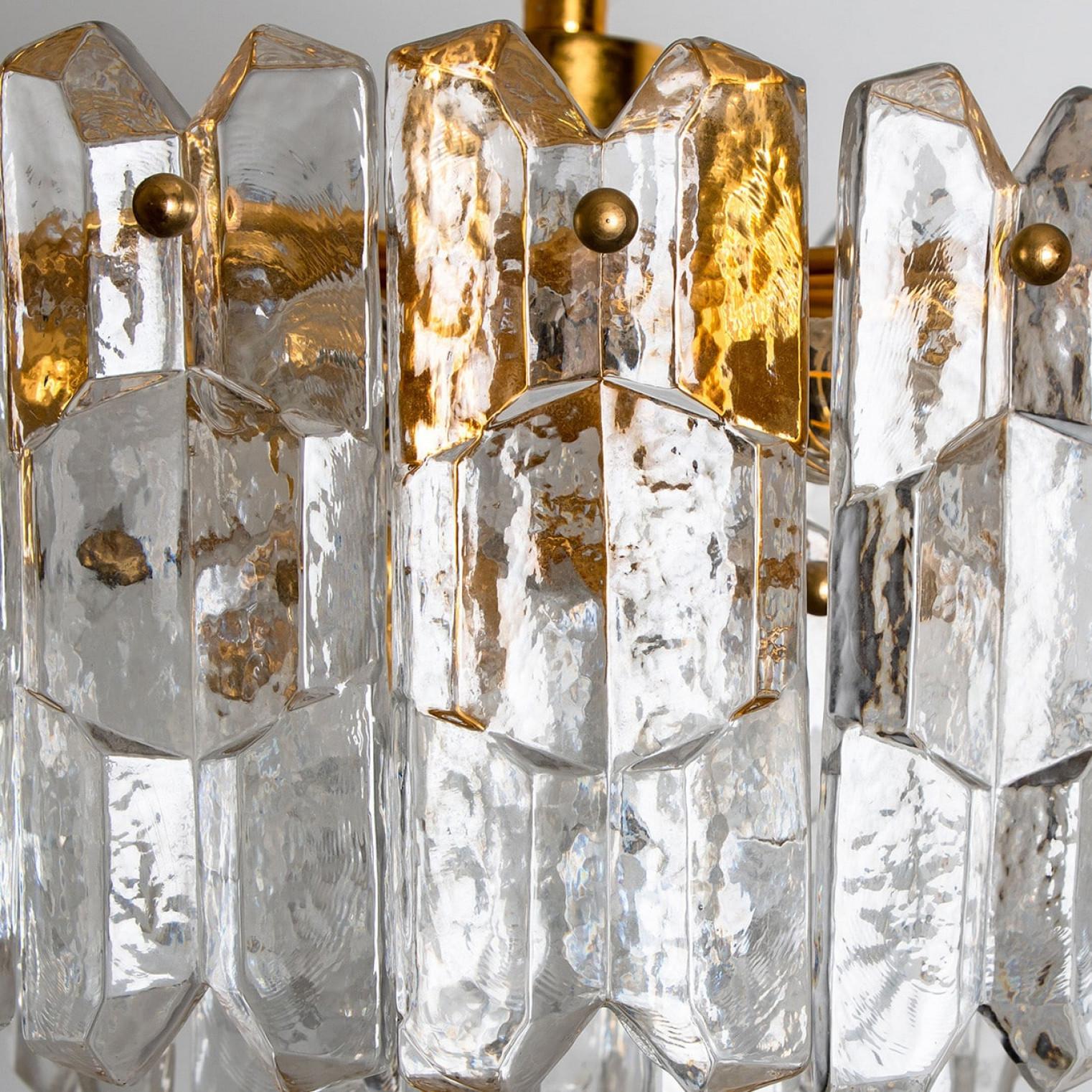 Pair of Kalmar Chandeliers or Pendant Lights 'Palazzo', Gilt Brass and Glass For Sale 7