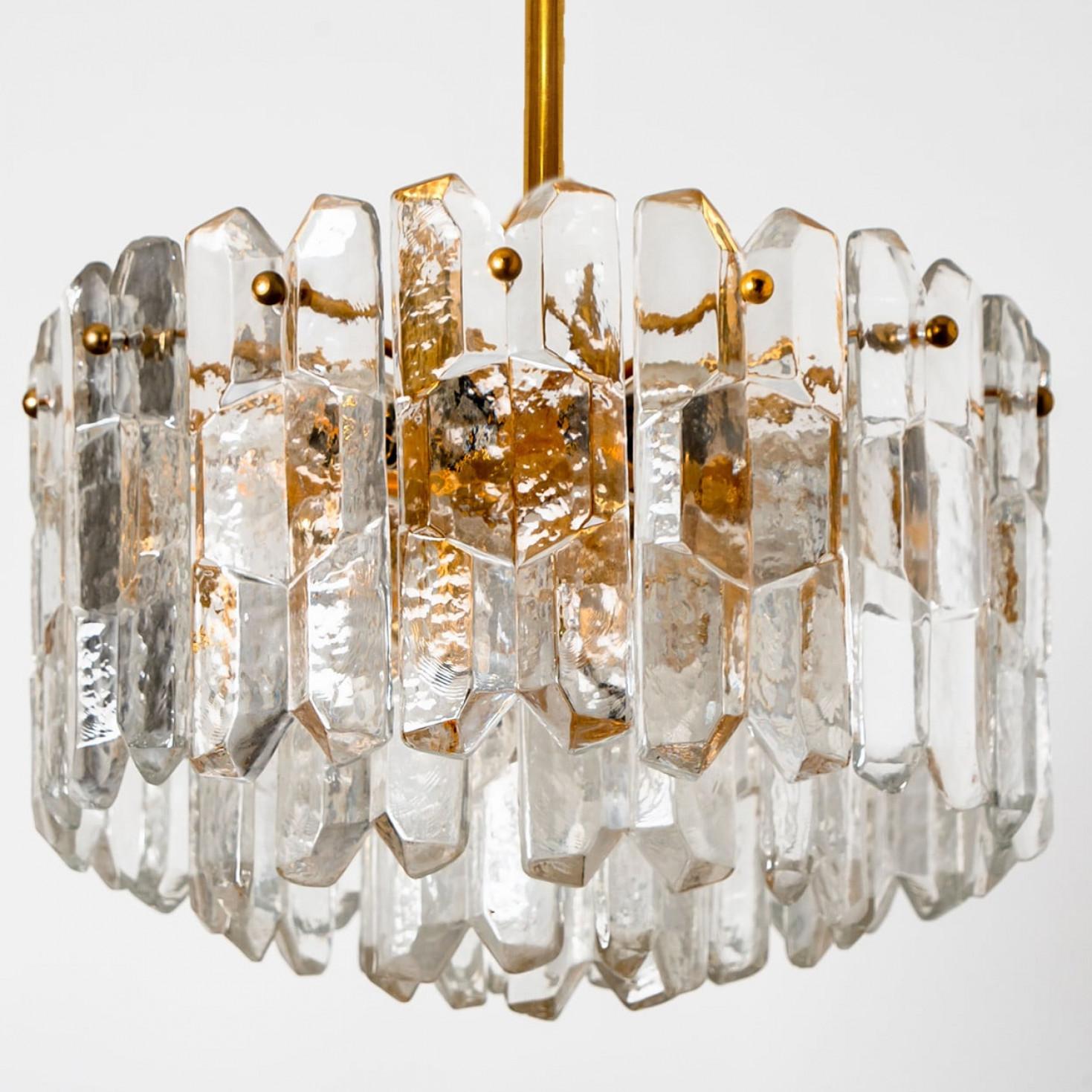Pair of Kalmar Chandeliers or Pendant Lights 'Palazzo', Gilt Brass and Glass For Sale 2
