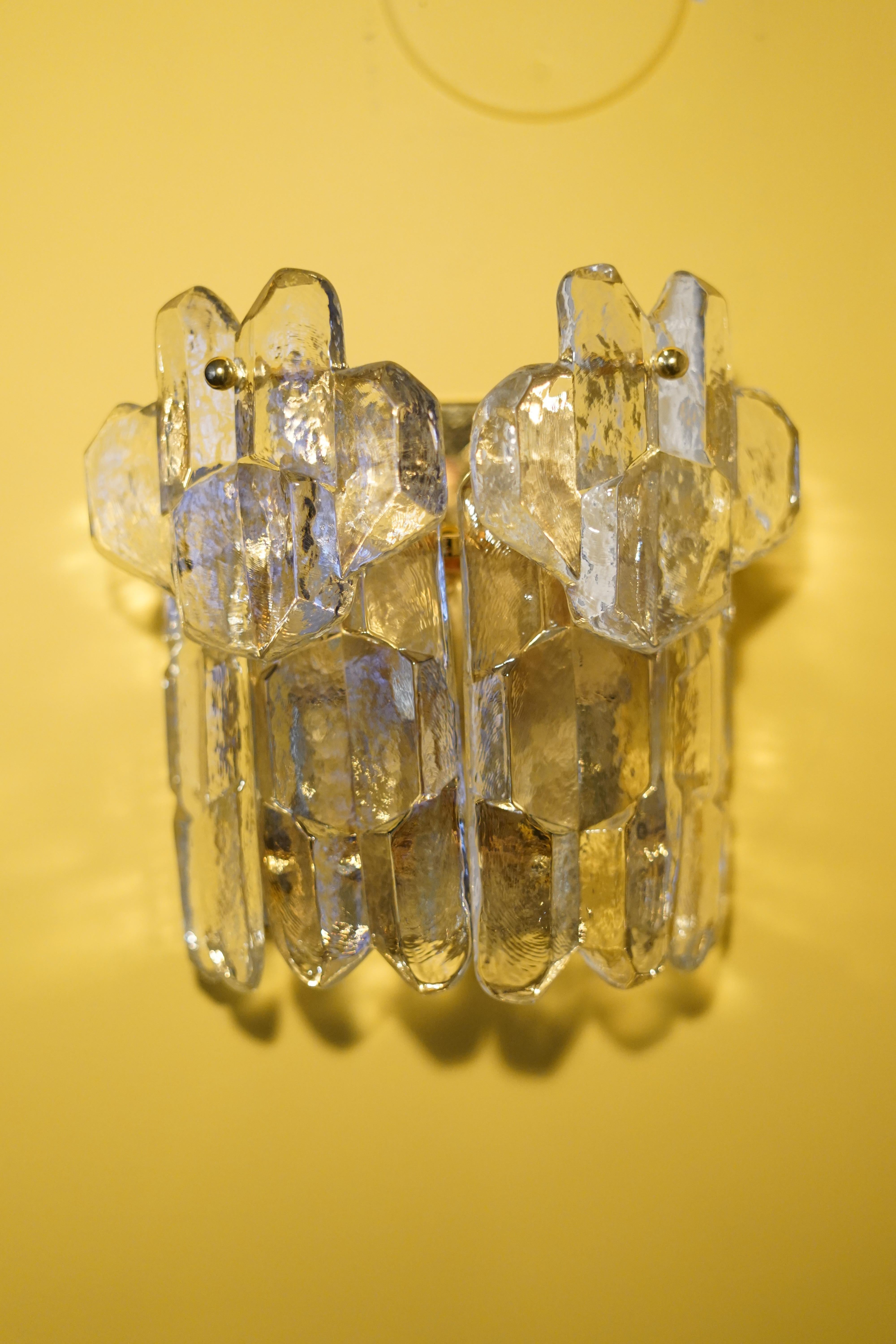 Cristal Paire d'appliques en cristal Kalmar Palazzo, Vienne, Autriche, 1970 en vente